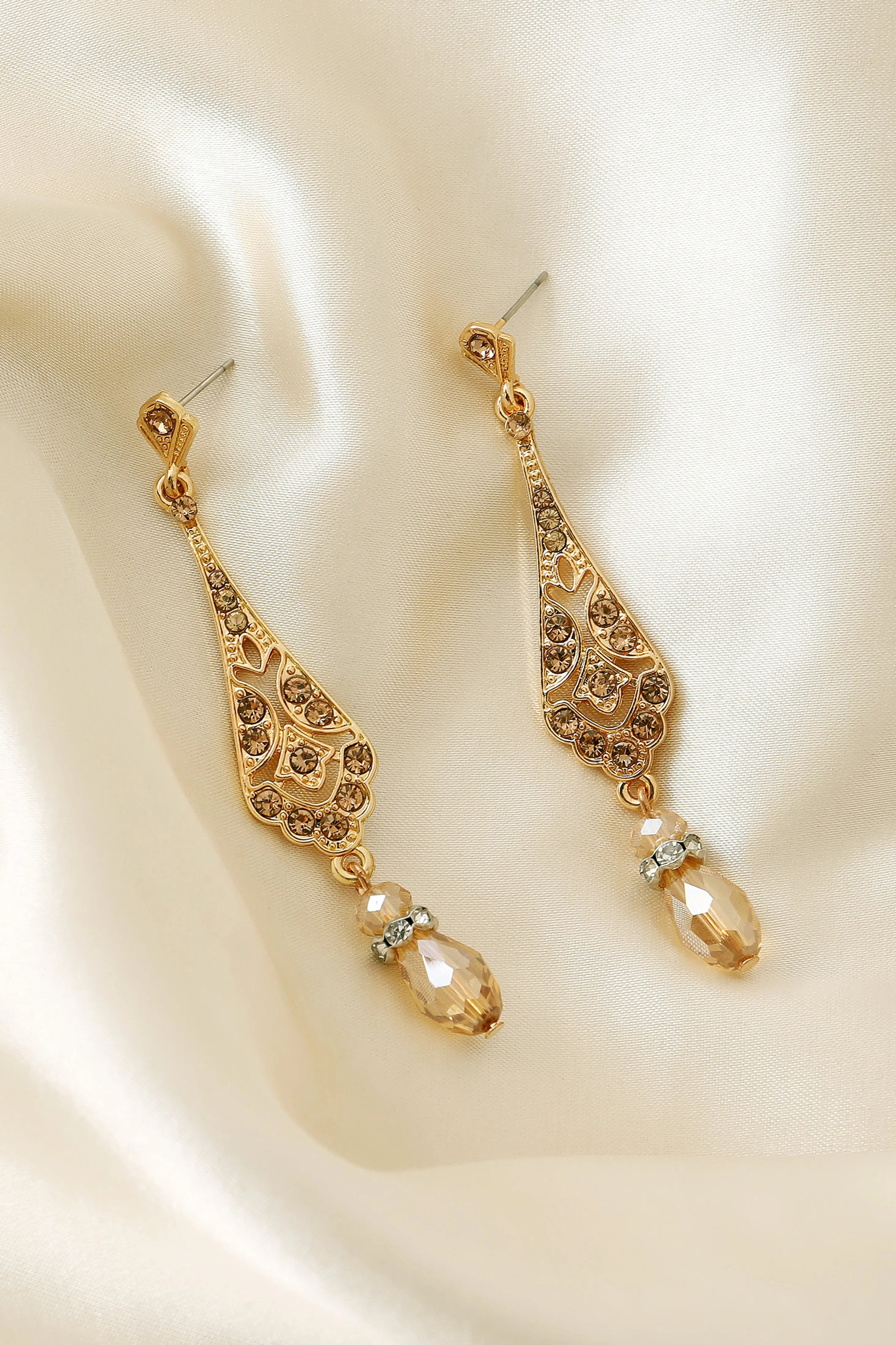 Vintage-Inspired Crystal Drop Earrings sold by BABEYOND product image thumbnail 4