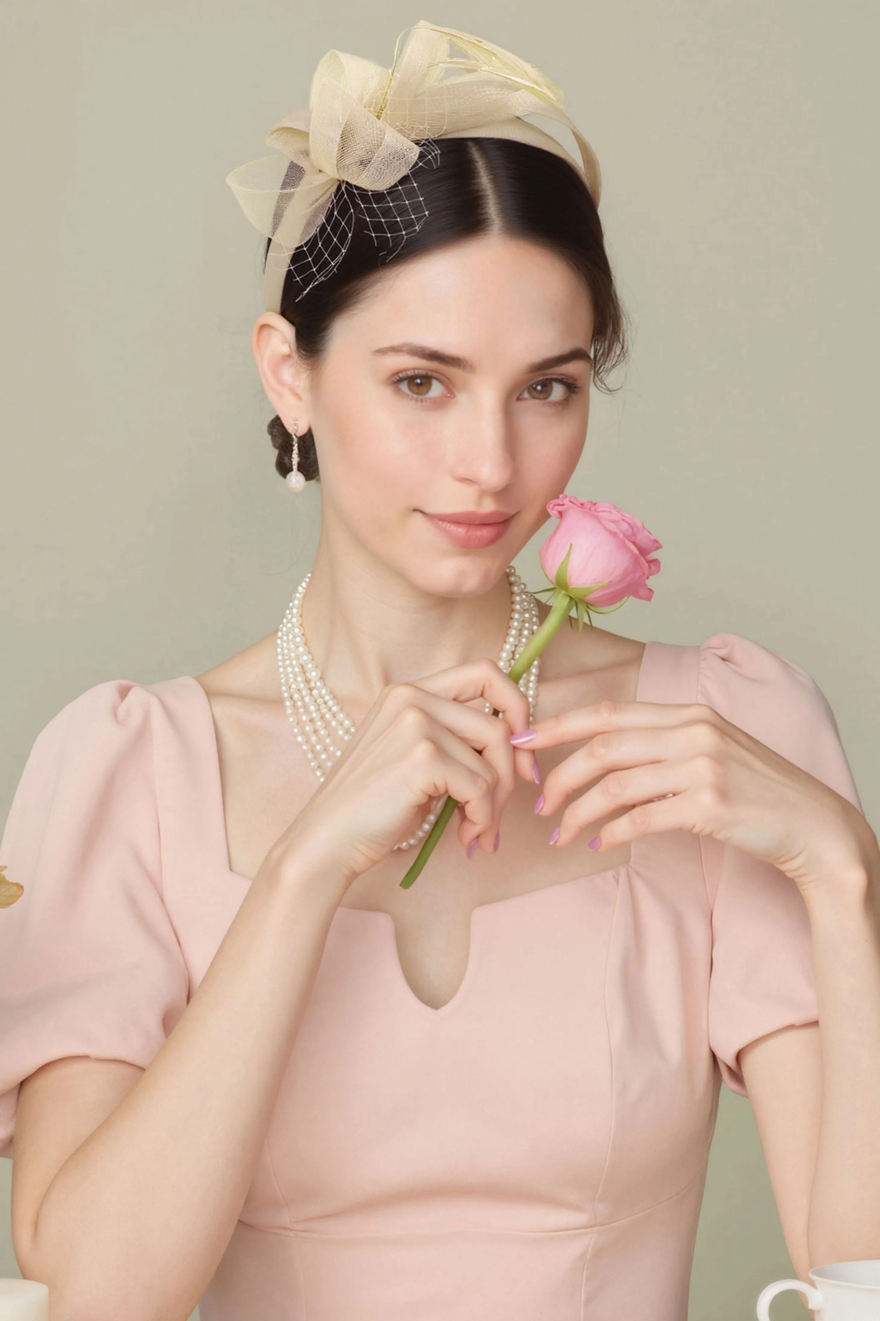 Romantic Tulle Veil Feather Fascinator sold by BABEYOND product image thumbnail 3