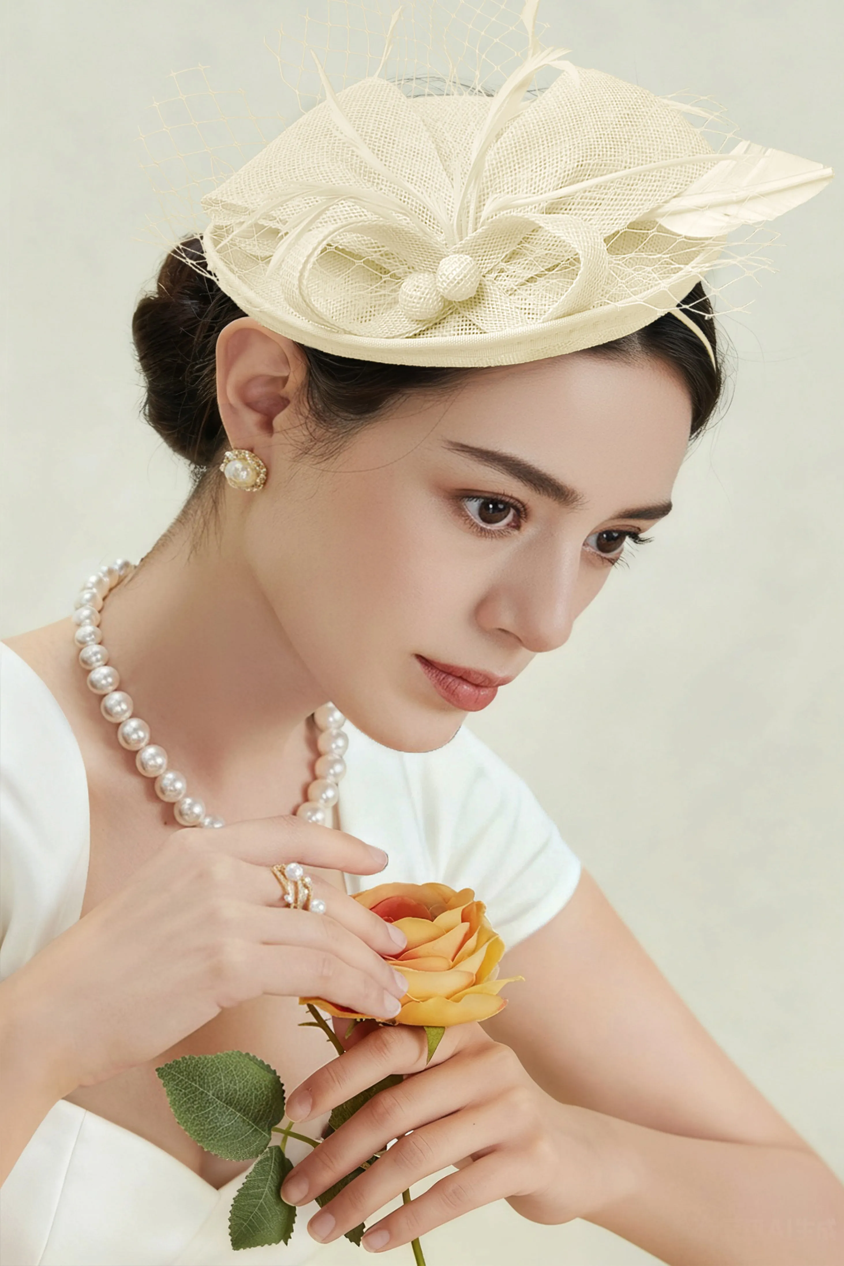 Elegant Sinamay Bow Fascinator sold by BABEYOND product image thumbnail 2