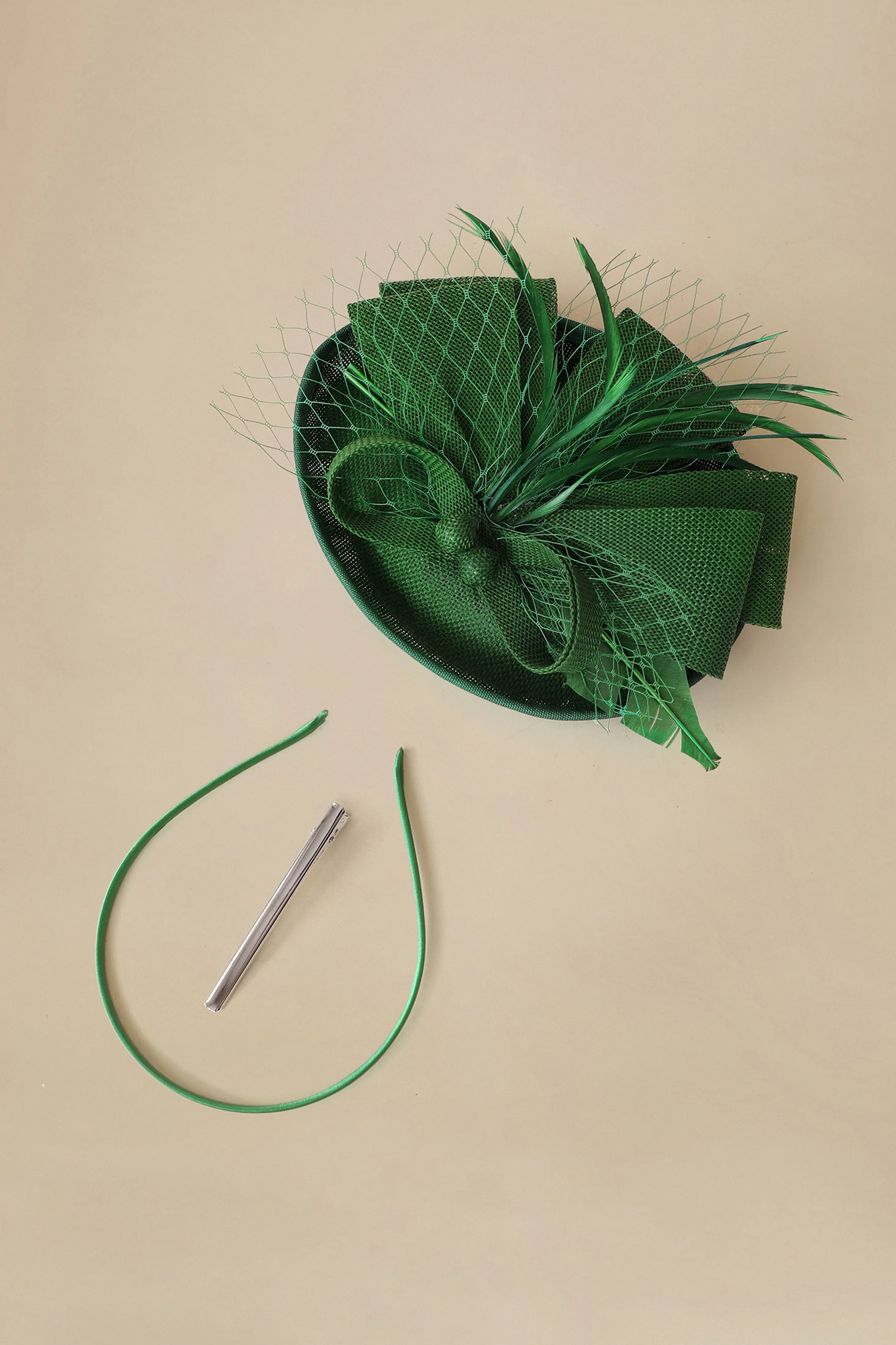 Elegant Sinamay Bow Fascinator sold by BABEYOND product image thumbnail 5