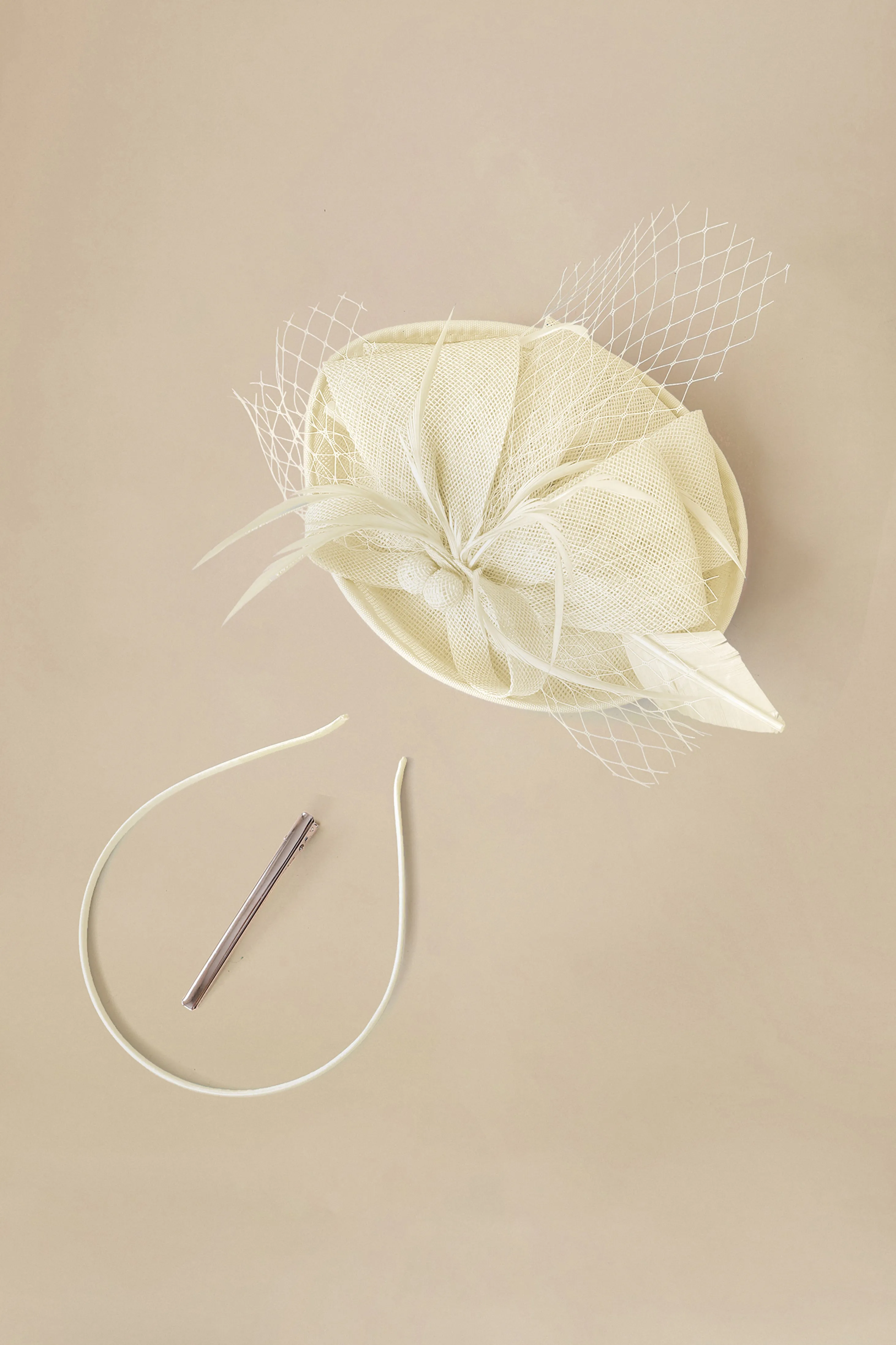 Elegant Sinamay Bow Fascinator sold by BABEYOND product image thumbnail 3