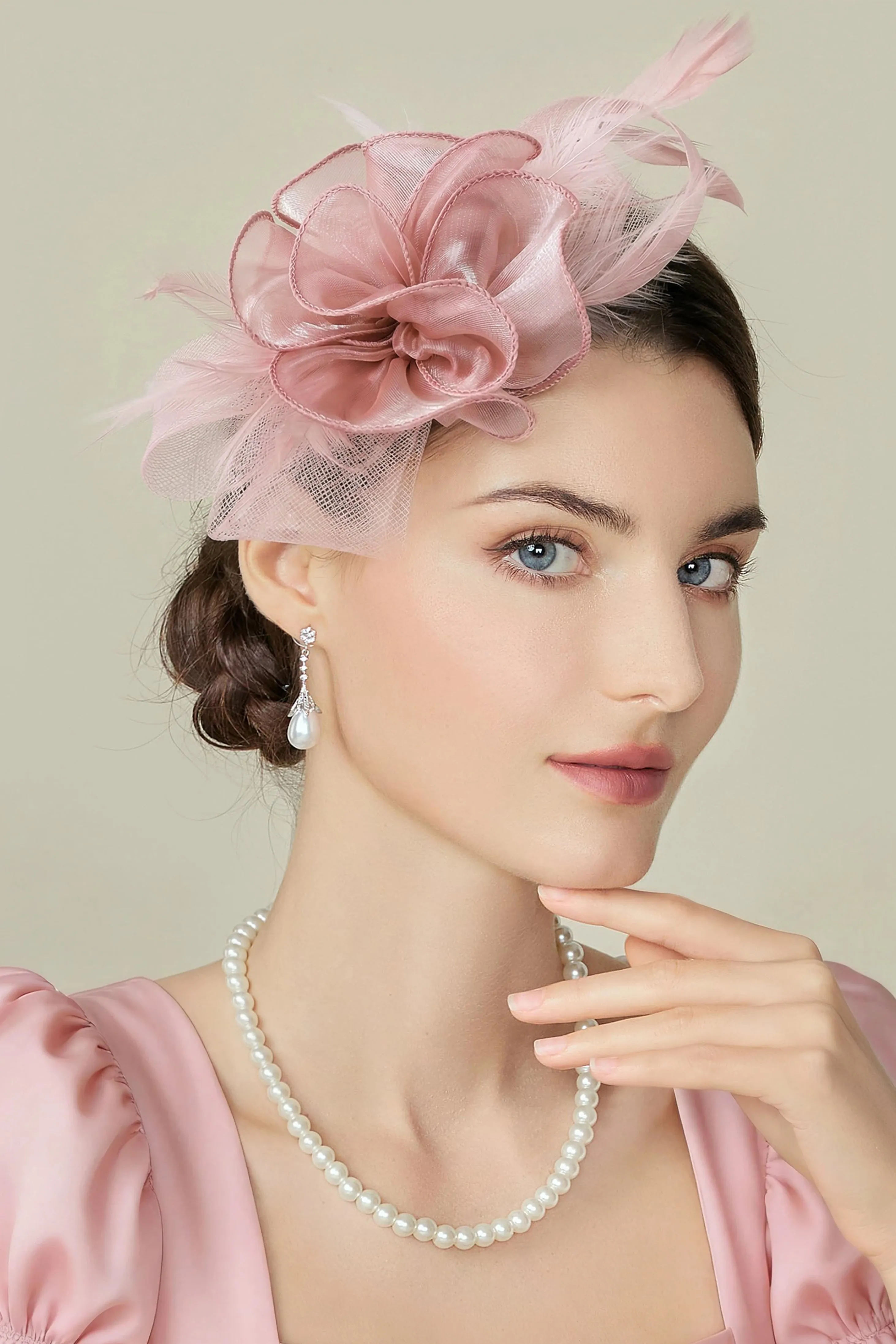 Romantic Tulle Feather Fascinator sold by BABEYOND product image thumbnail 2