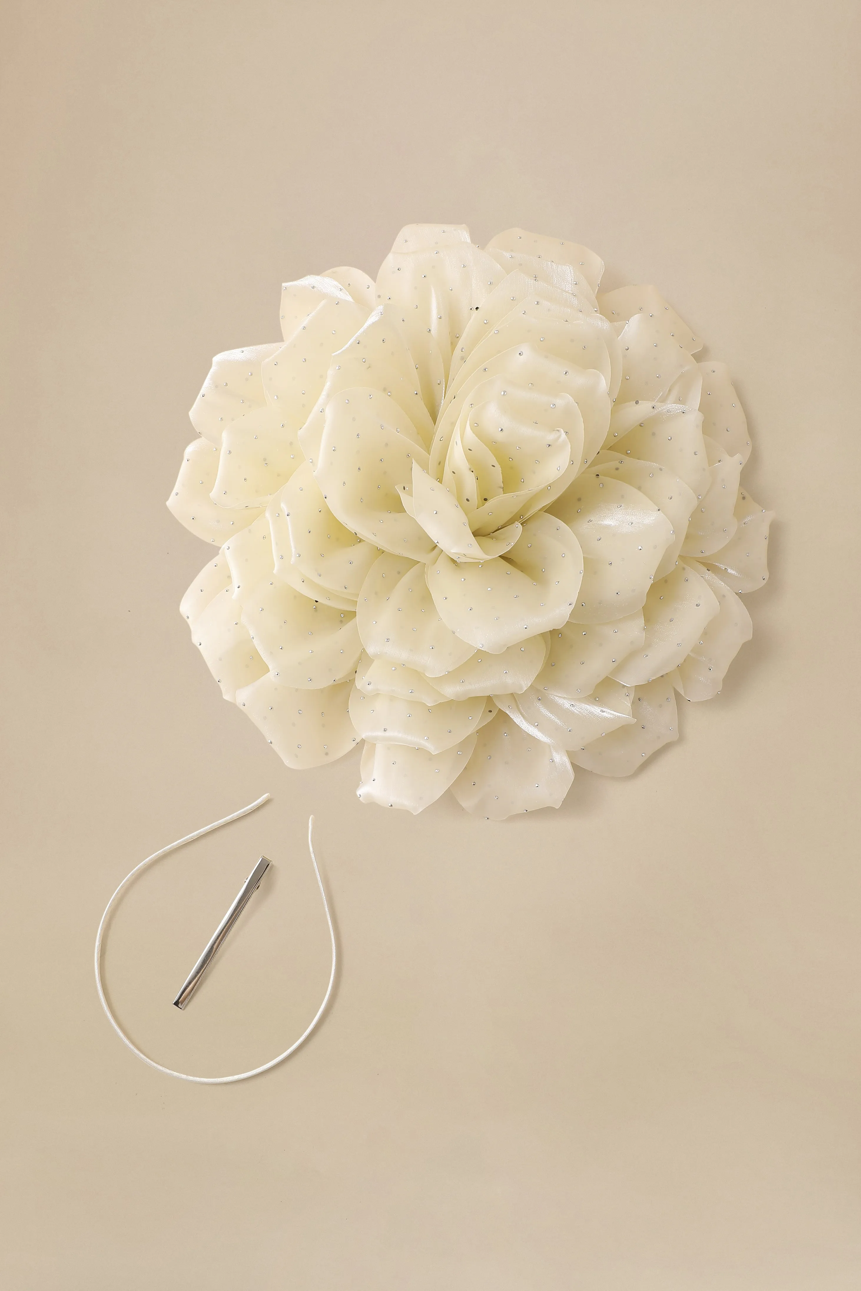 Glamorous Oversized Floral Fascinator sold by BABEYOND product image thumbnail 4