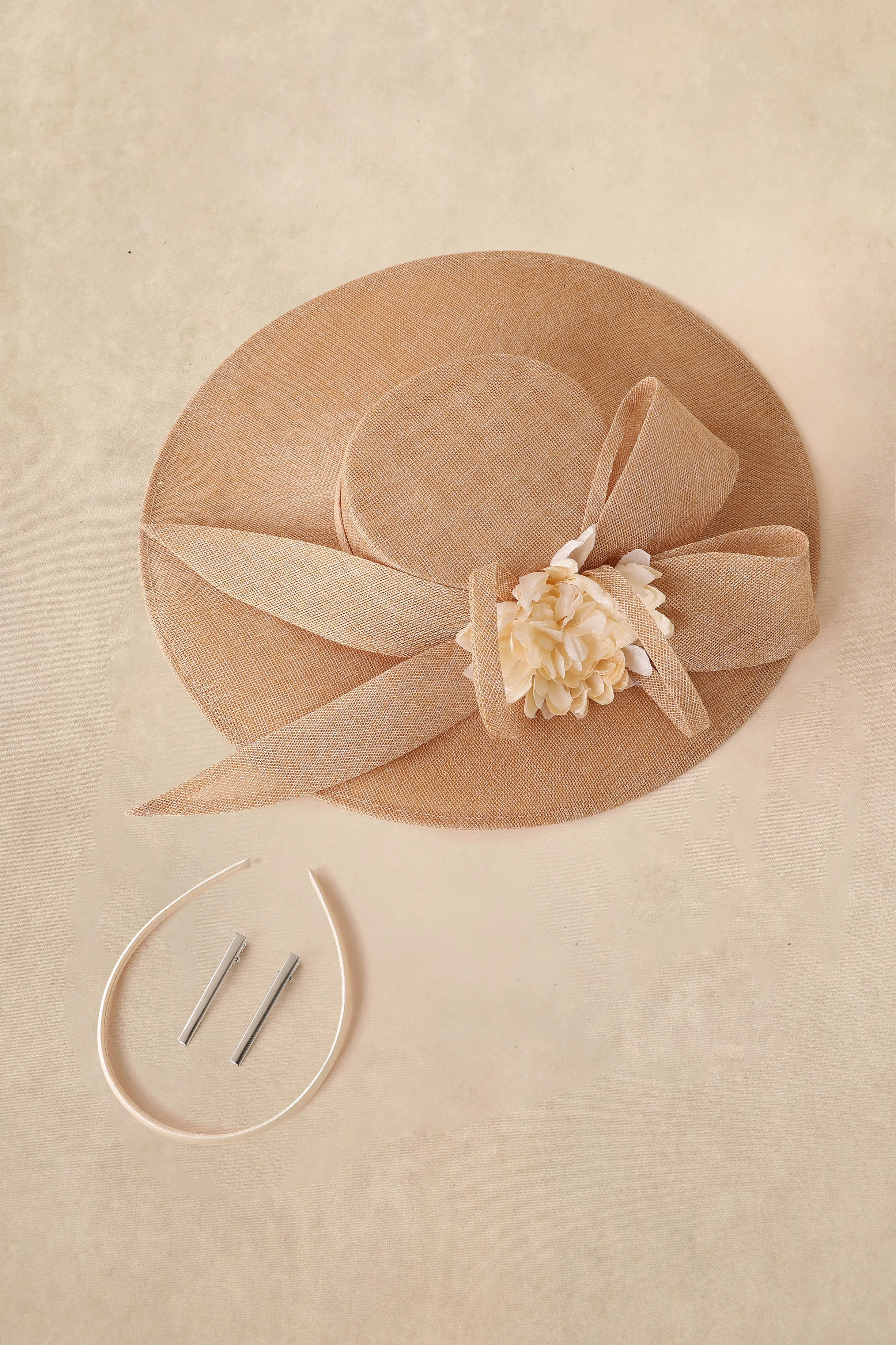 Artistic Oversized Floral Swept-Brim Fascinator sold by BABEYOND product image thumbnail 2