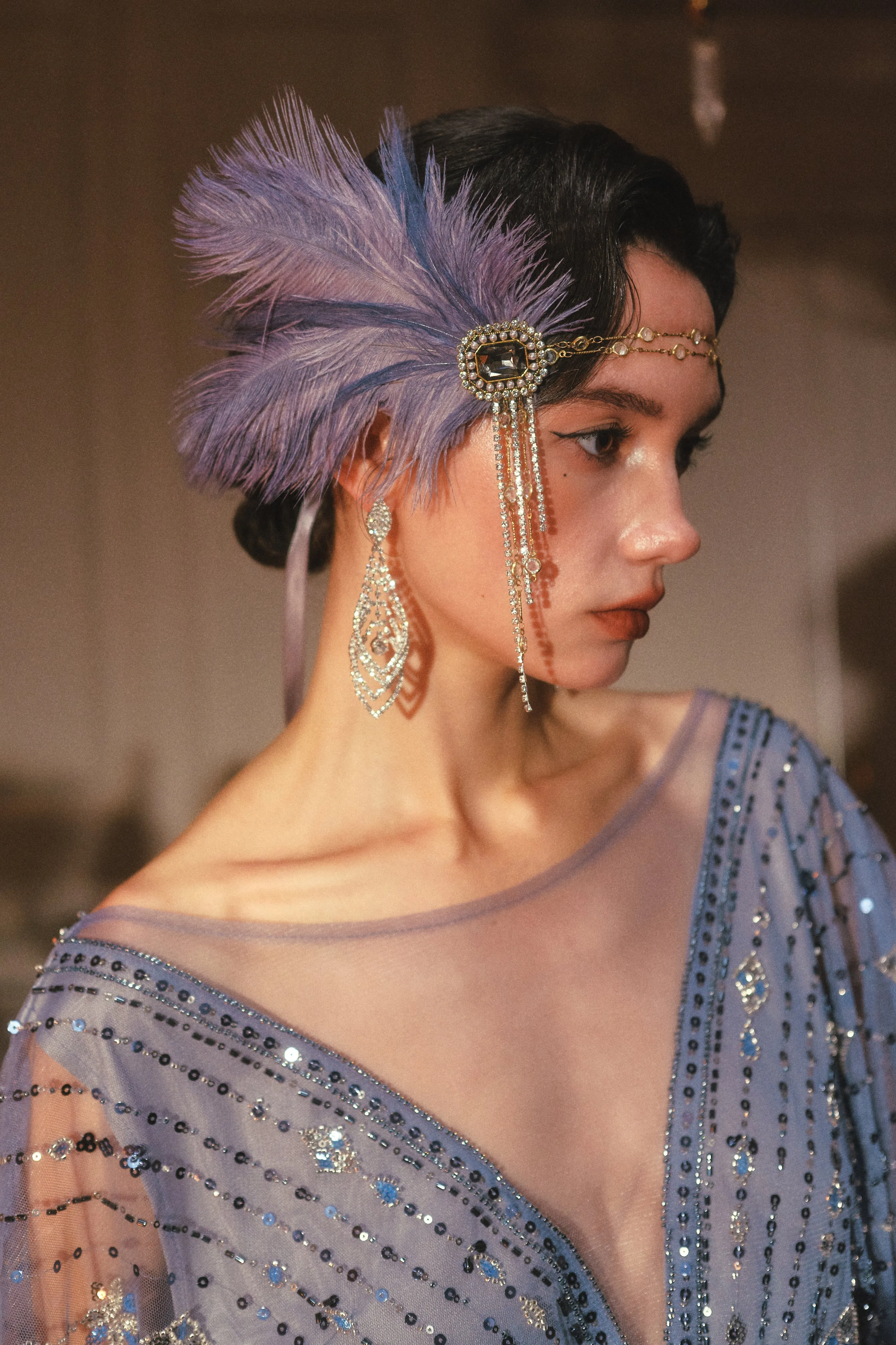Elegant Ostrich Feather Rhinestone Headband sold by BABEYOND product image thumbnail 2