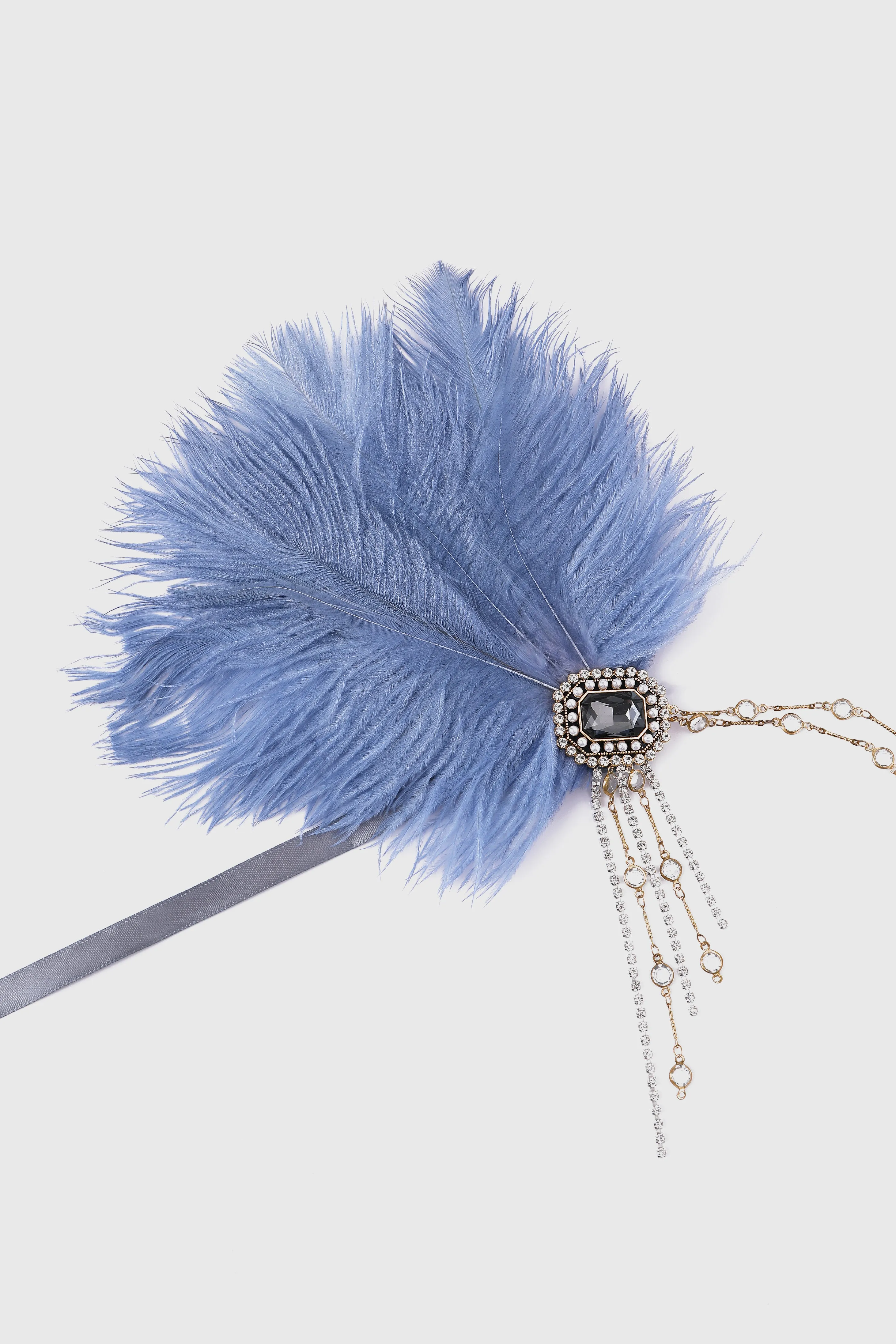 Elegant Ostrich Feather Rhinestone Headband sold by BABEYOND product image thumbnail 4