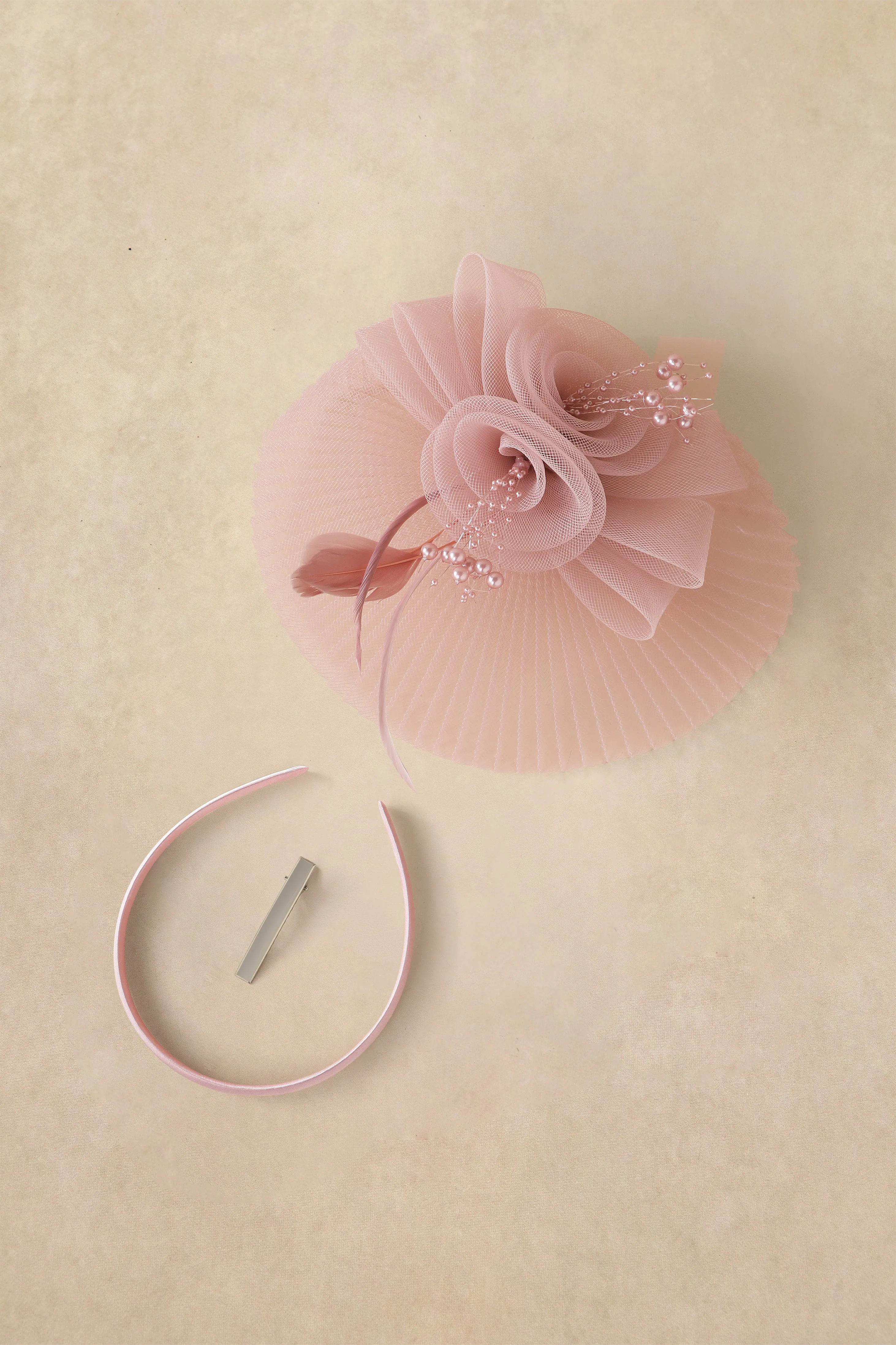 Elegant Pleated Disc Floral Bow Fascinator sold by BABEYOND product image thumbnail 4
