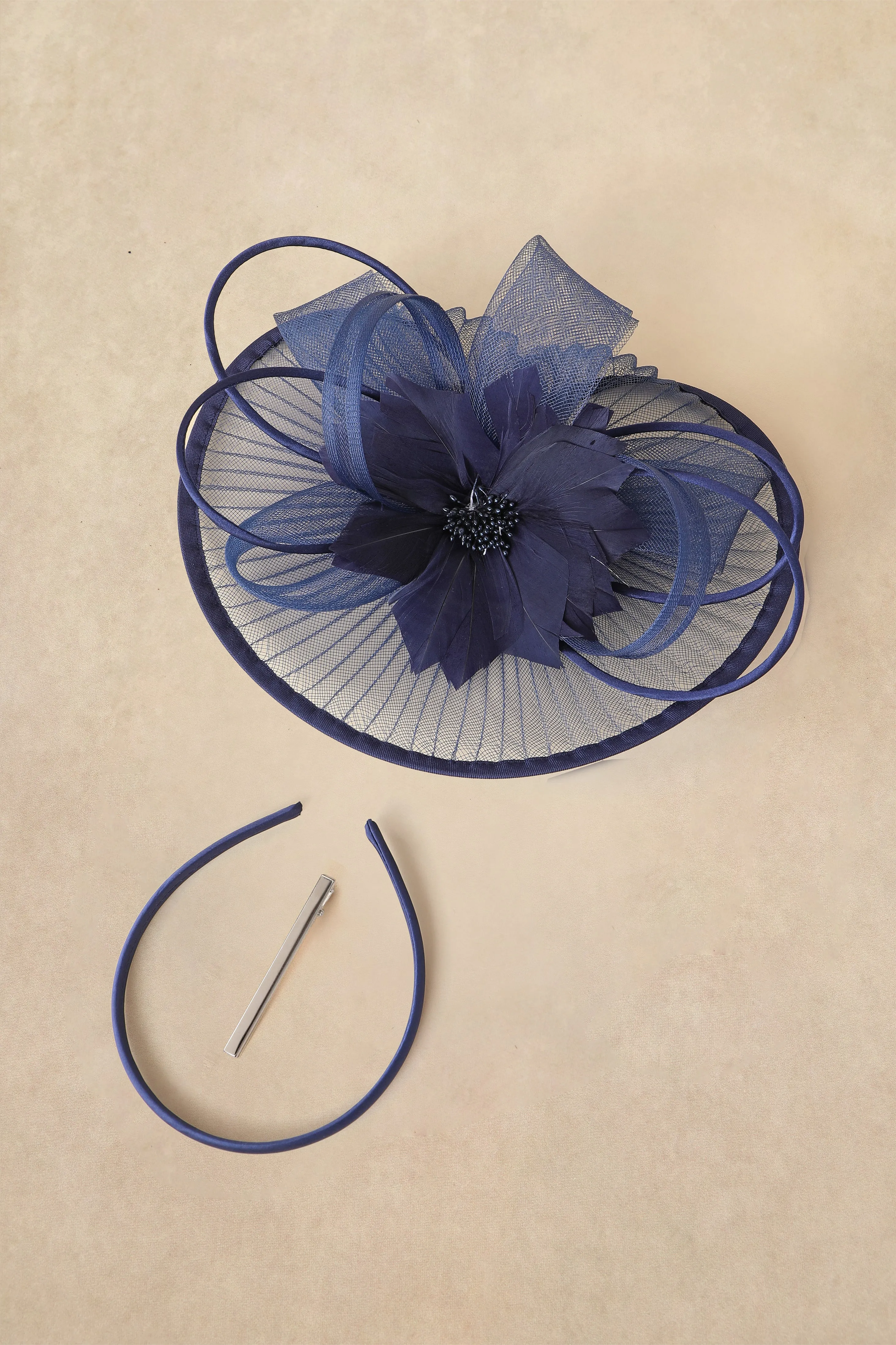 Exquisite Loop Ribbon Cocktail Fascinator sold by BABEYOND product image thumbnail 4