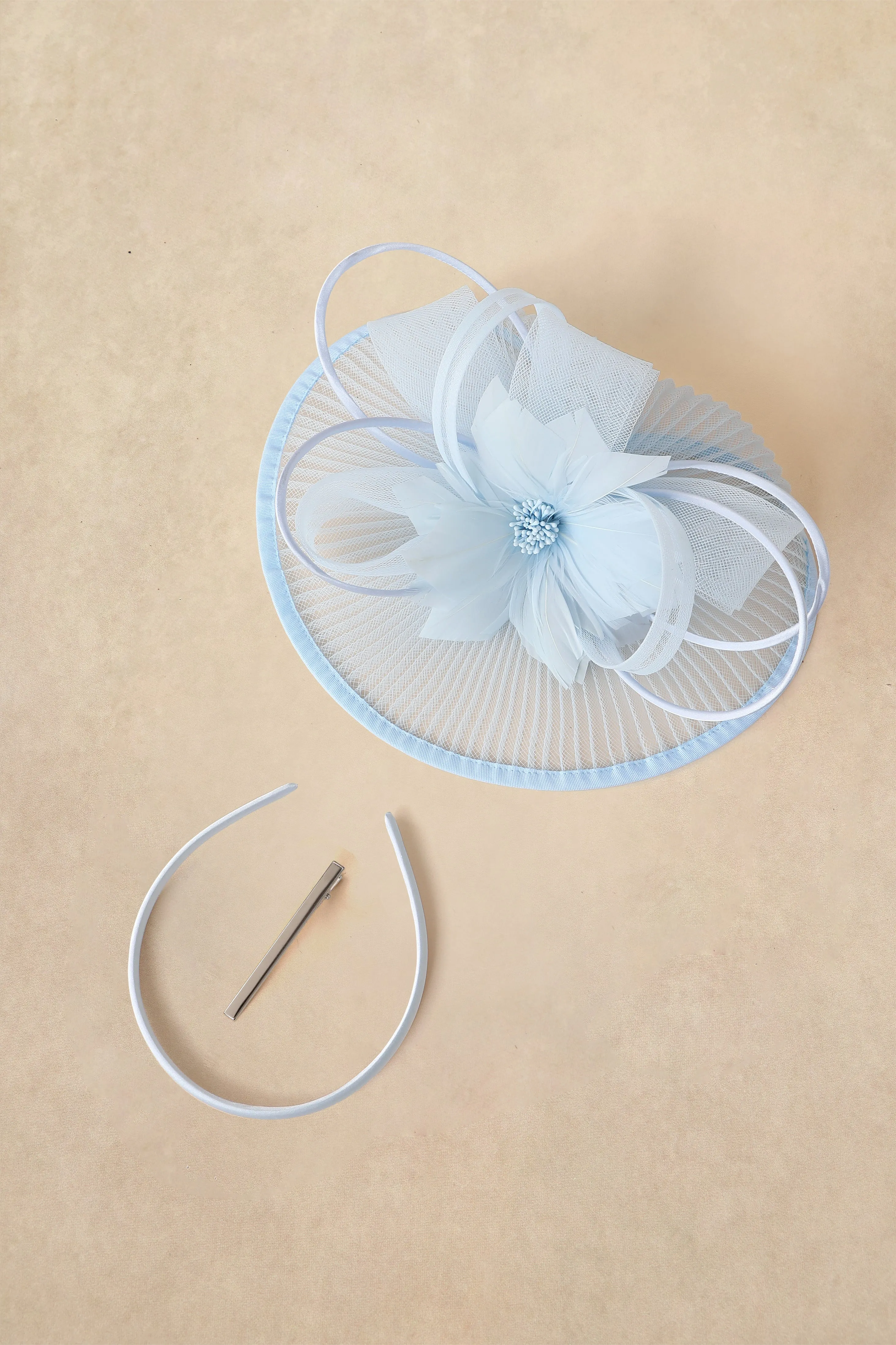 Exquisite Loop Ribbon Cocktail Fascinator sold by BABEYOND product image thumbnail 2