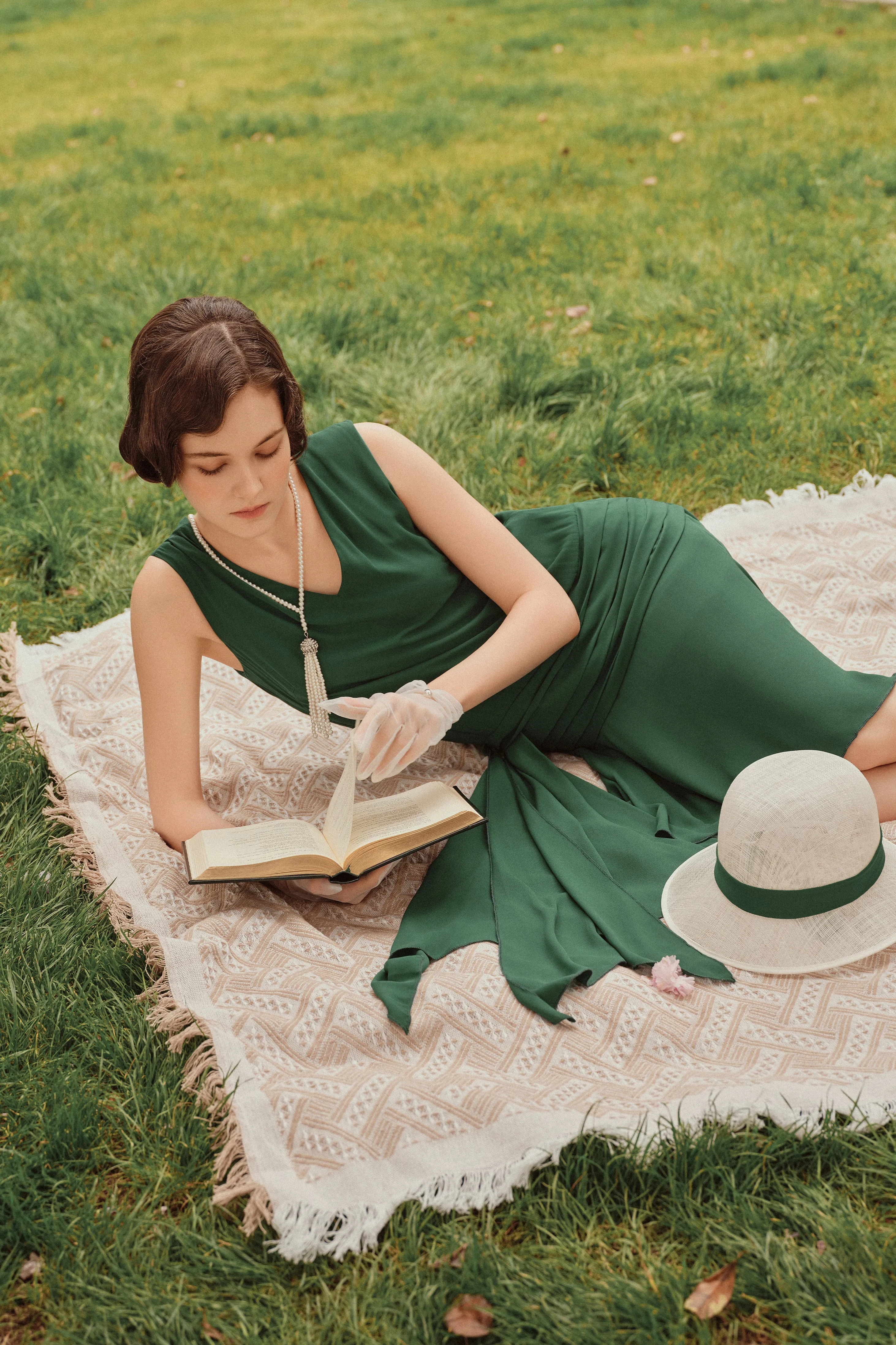 Exquisite Crystal Pearl Tassel Necklace sold by BABEYOND product image thumbnail 4