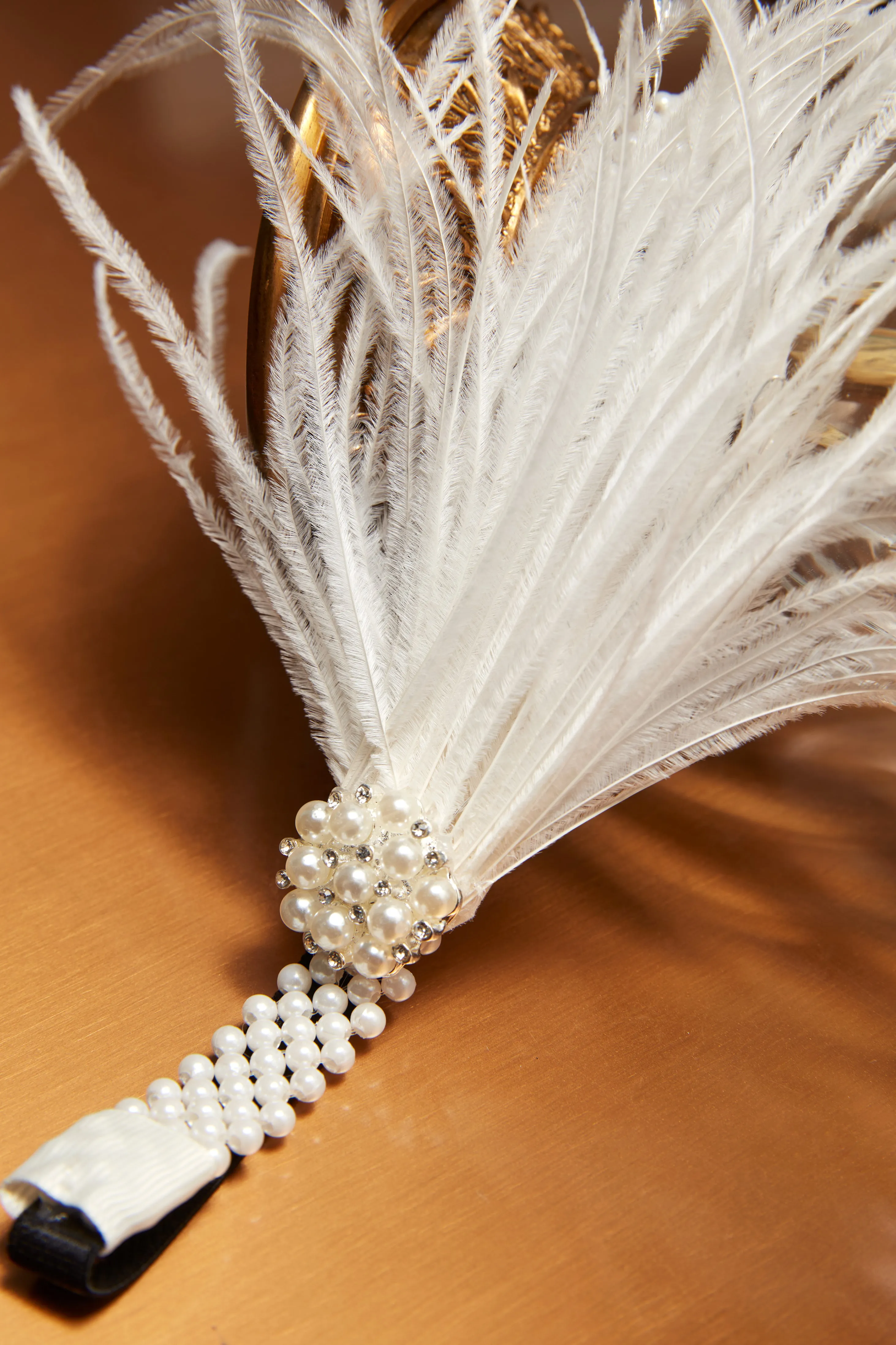 Braided Pearl Feather Headpiece sold by BABEYOND product image thumbnail 2