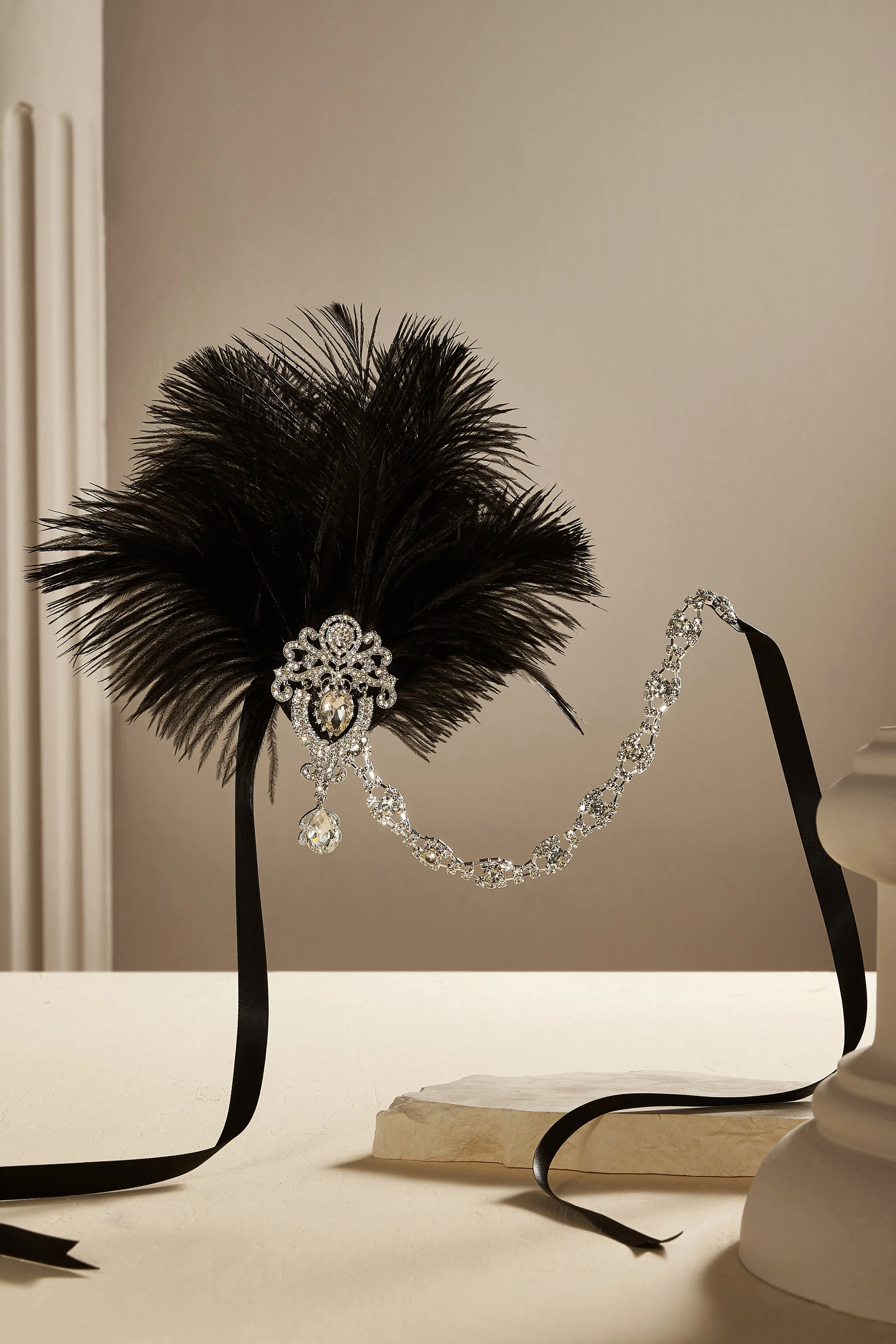 Retro Ostrich Feather Headband sold by BABEYOND product image thumbnail 5