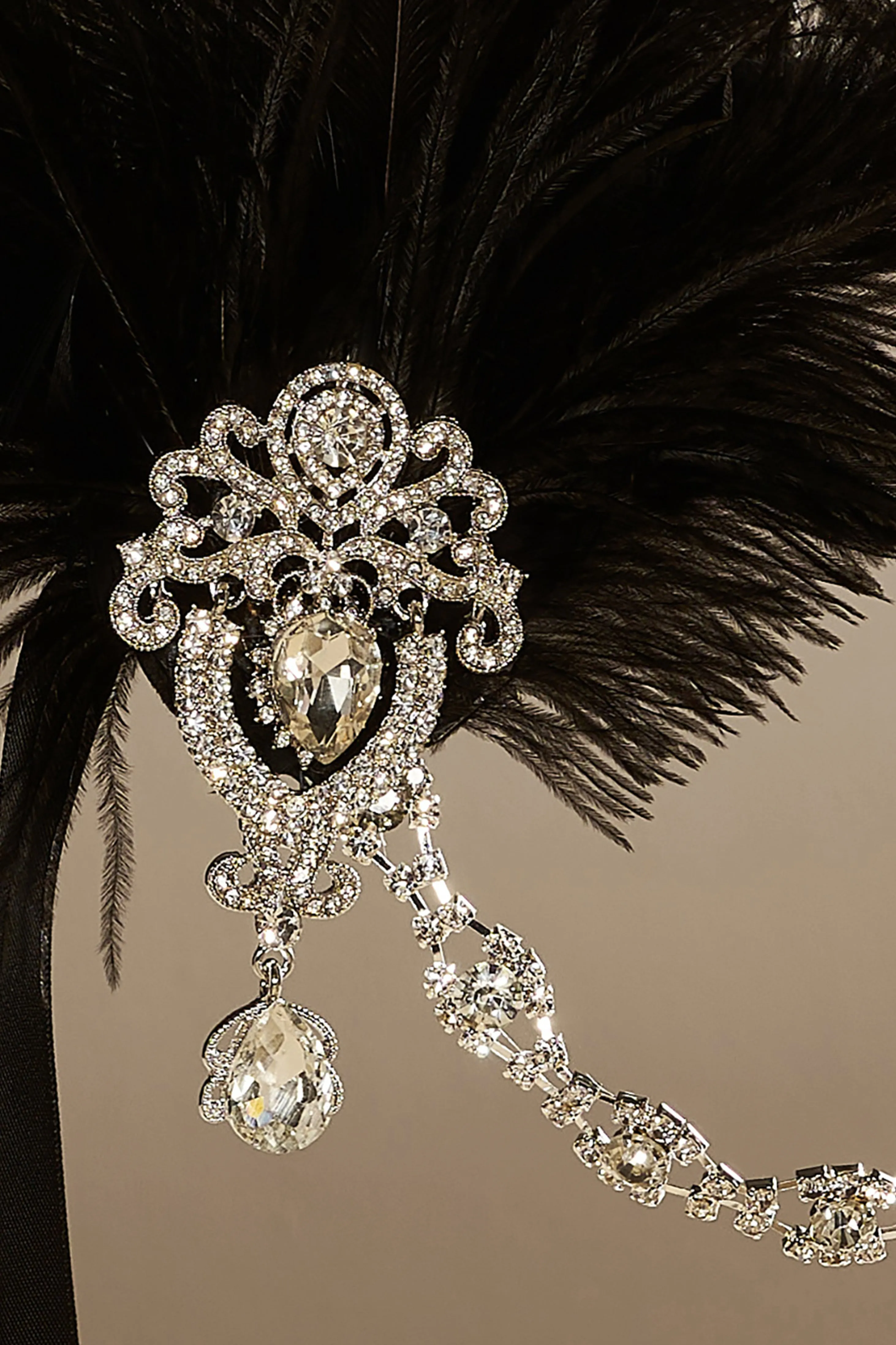 Retro Ostrich Feather Headband sold by BABEYOND product image thumbnail 4