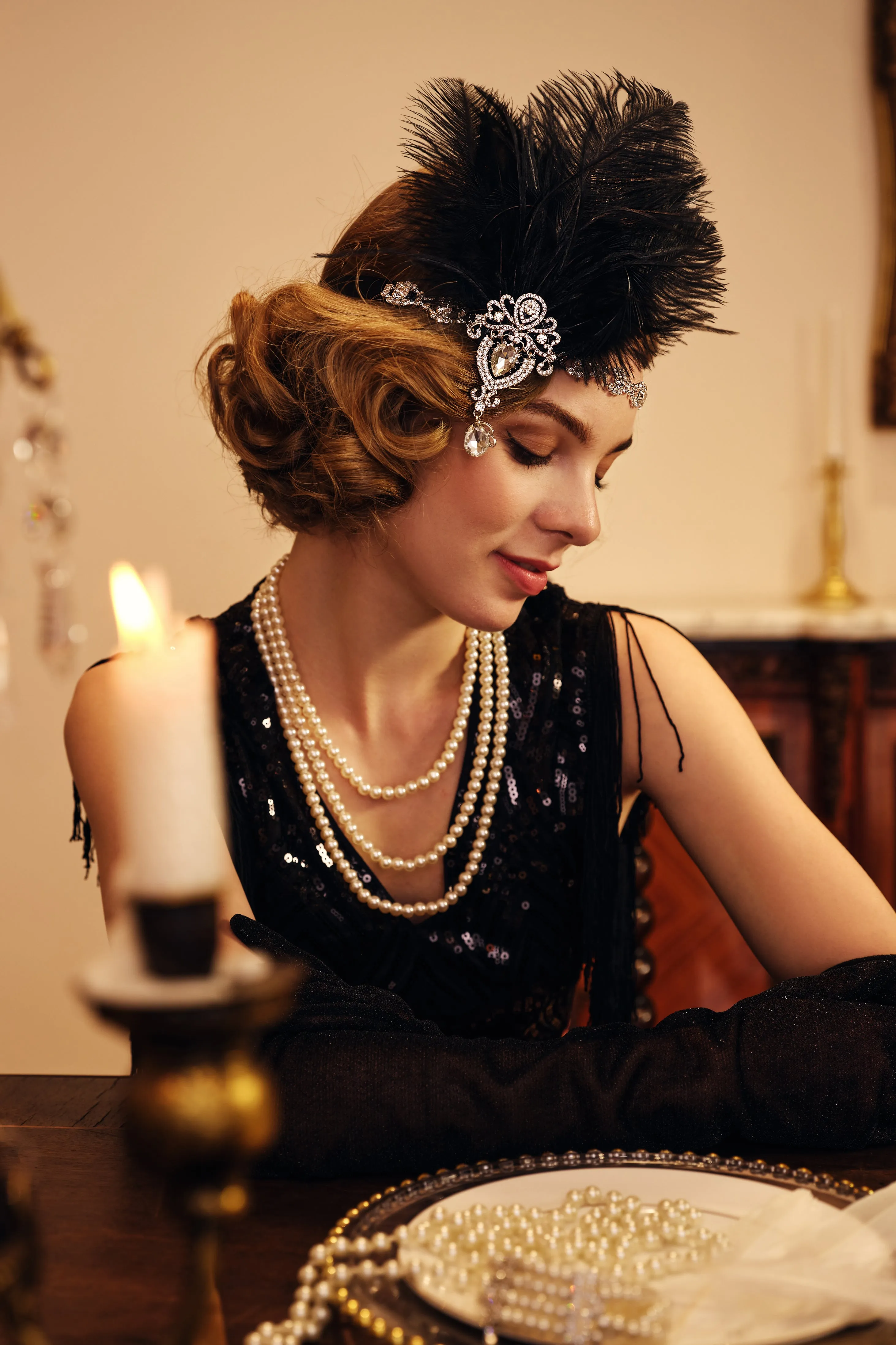 Retro Ostrich Feather Headband sold by BABEYOND product image thumbnail 3