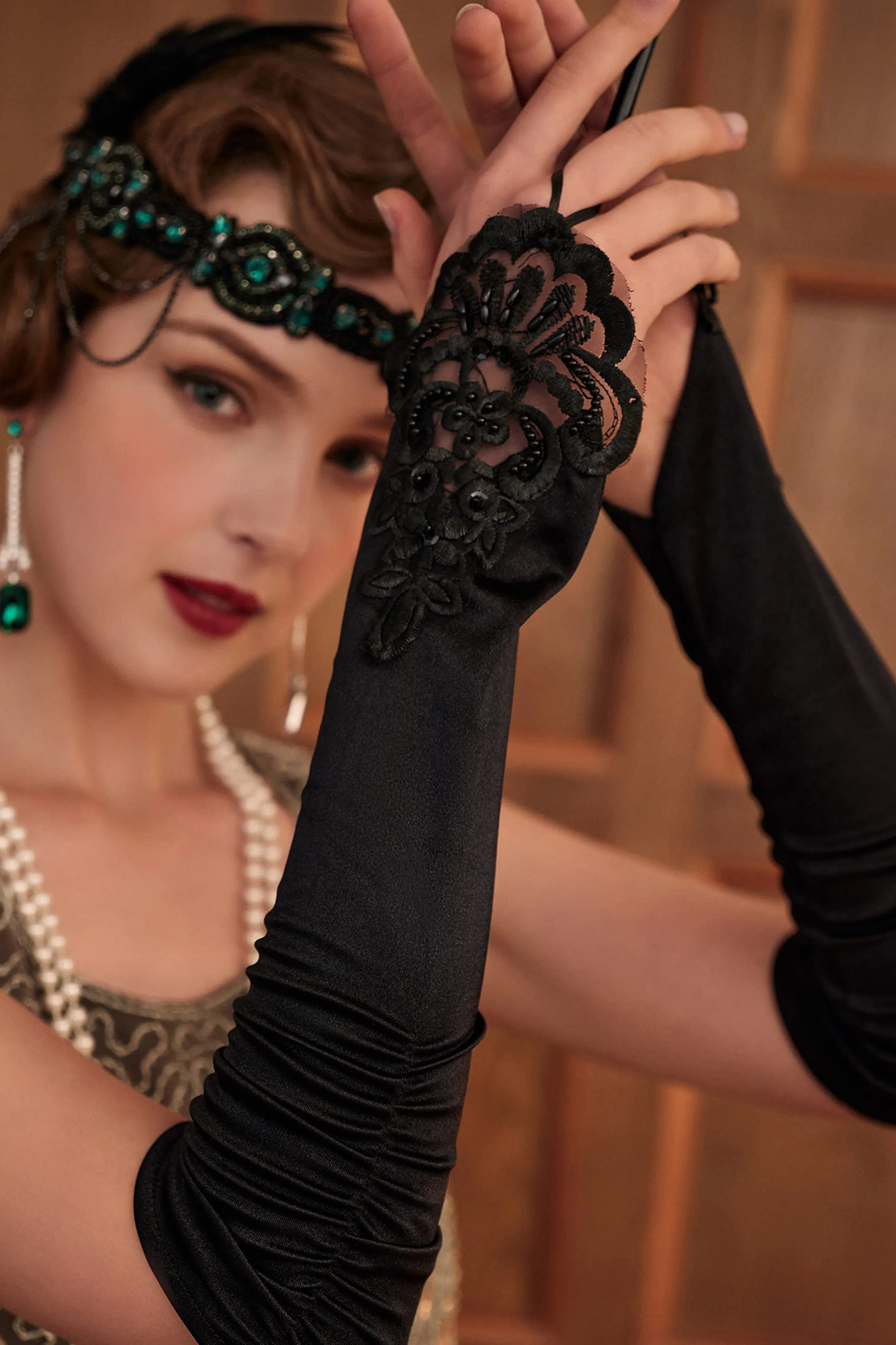 15'' Finger Loop Satin Stretchy Gloves sold by BABEYOND product image thumbnail 4