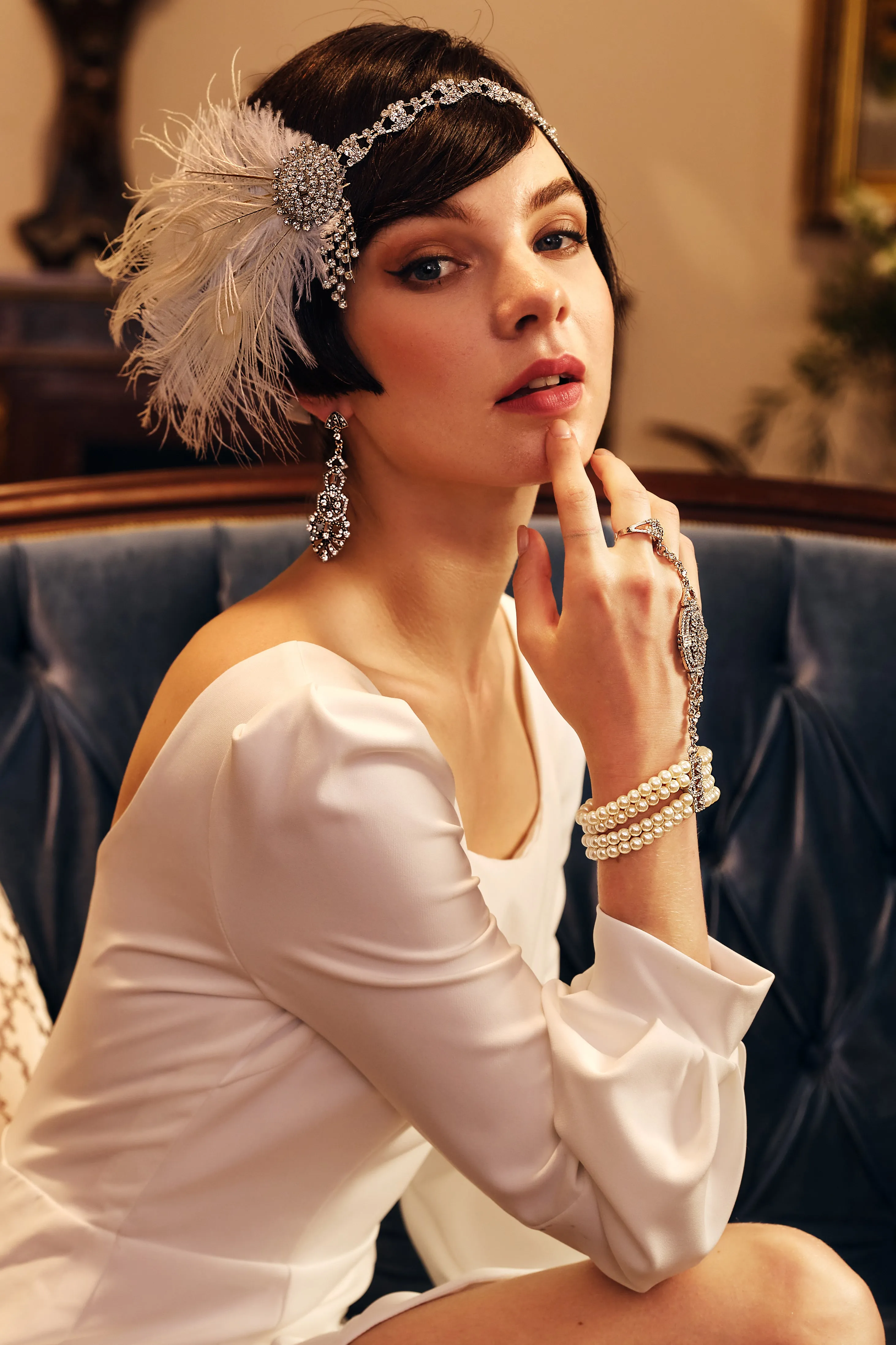 Antique Vintage Crystal Studded Earrings sold by BABEYOND product image thumbnail 5