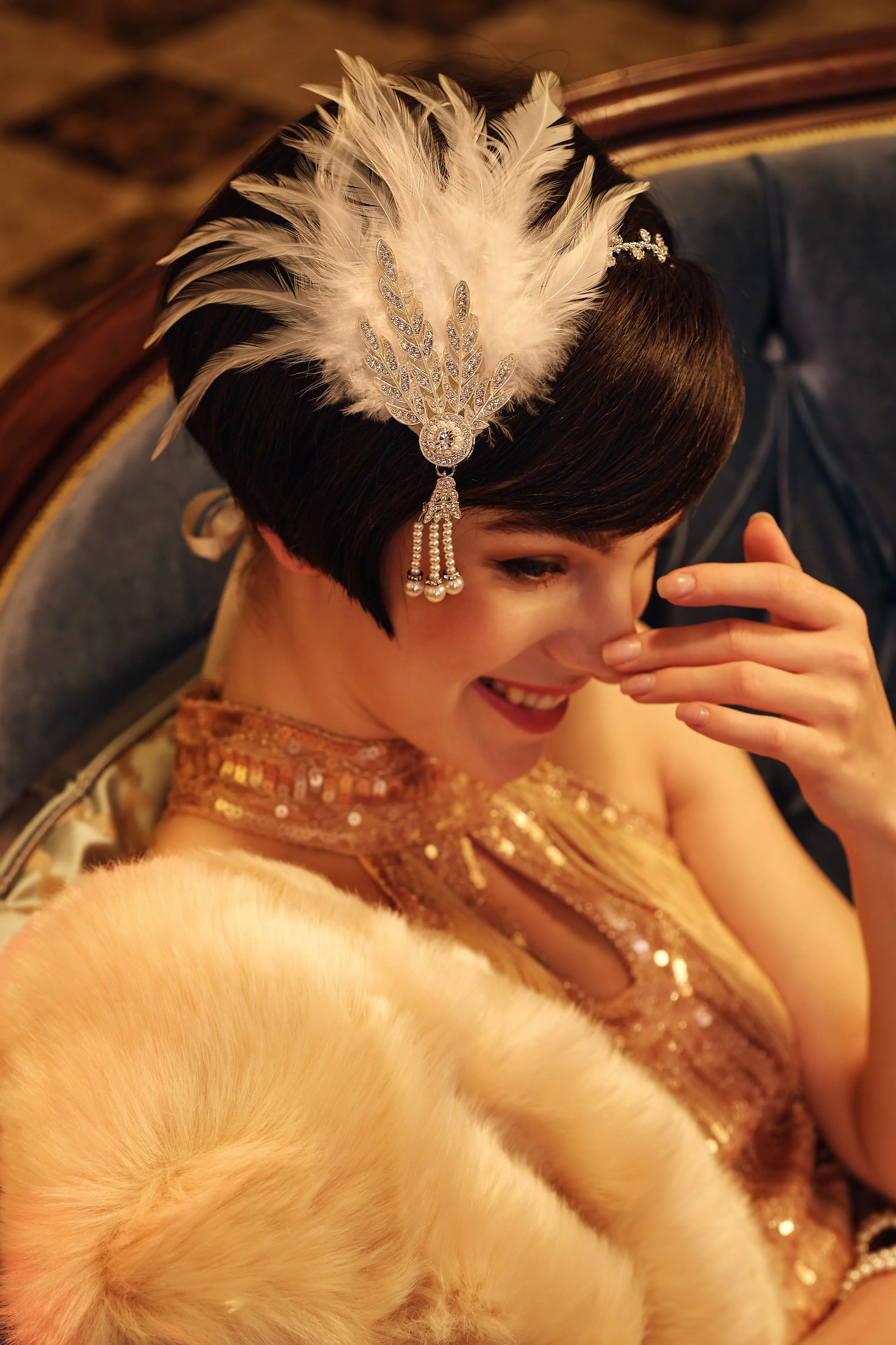 1920s Retro Feather Gatsby Headband sold by BABEYOND product image thumbnail 4