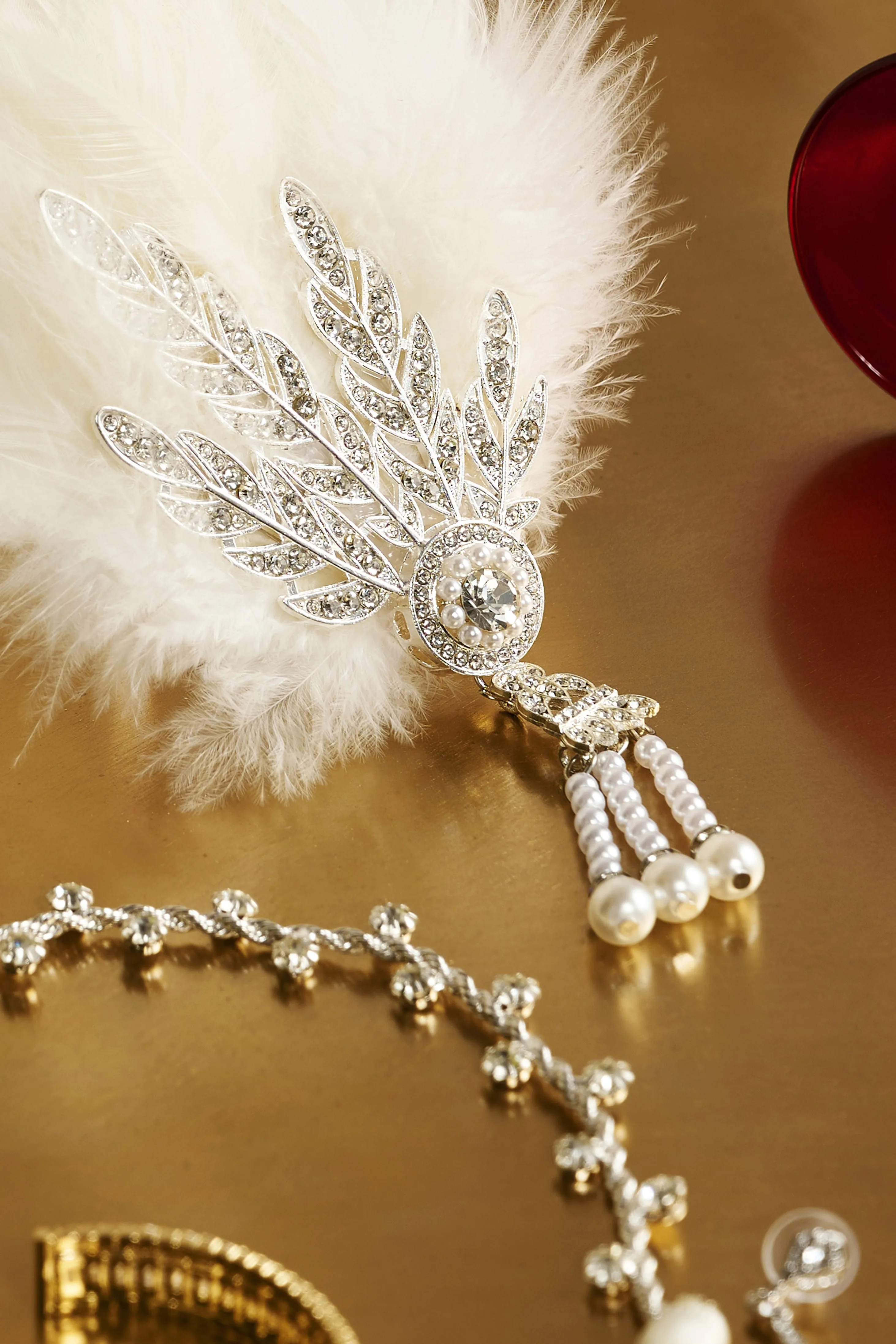 1920s Retro Feather Gatsby Headband sold by BABEYOND product image thumbnail 2