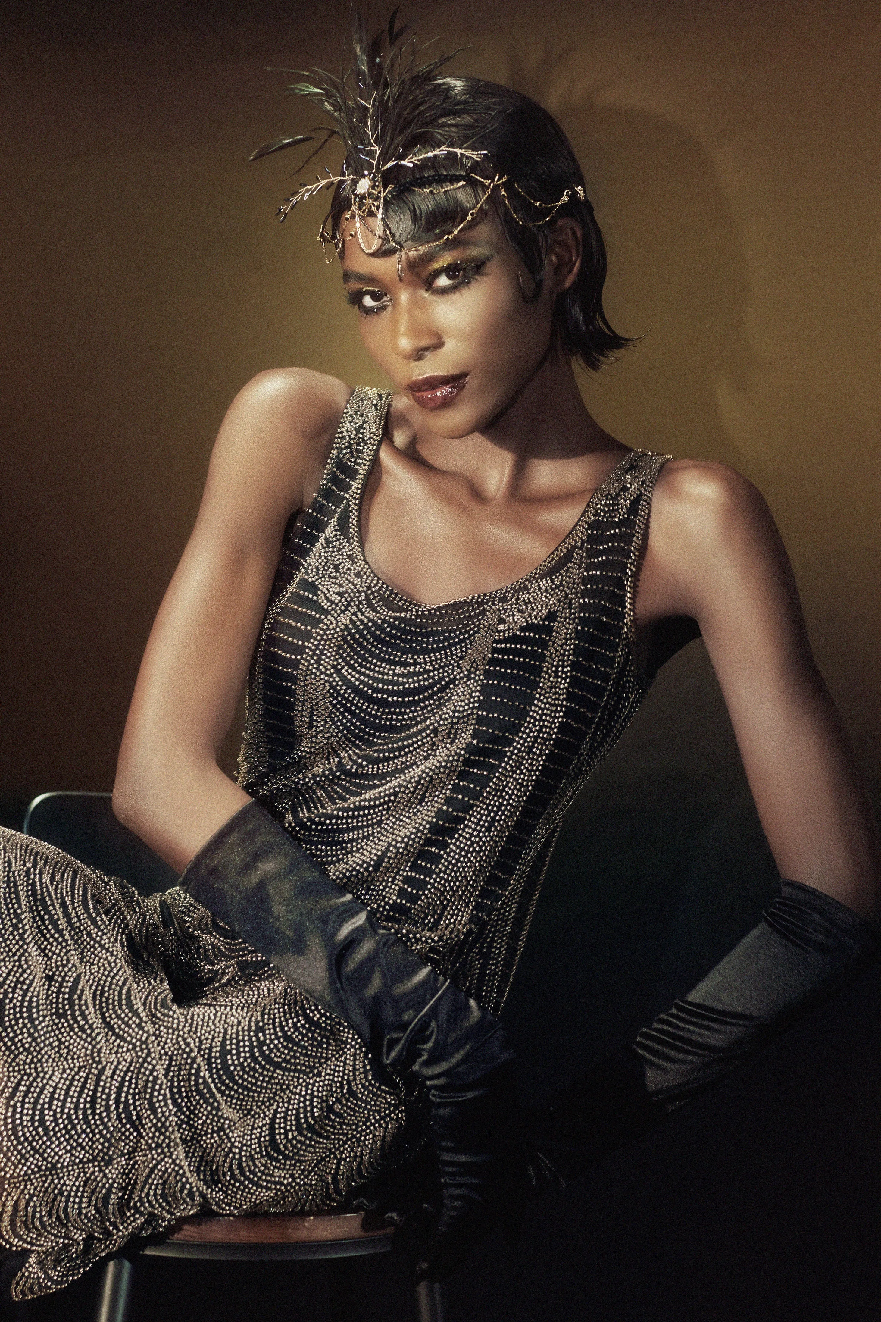 Beaded Crystal Chain Feather Headband sold by BABEYOND product image thumbnail 3