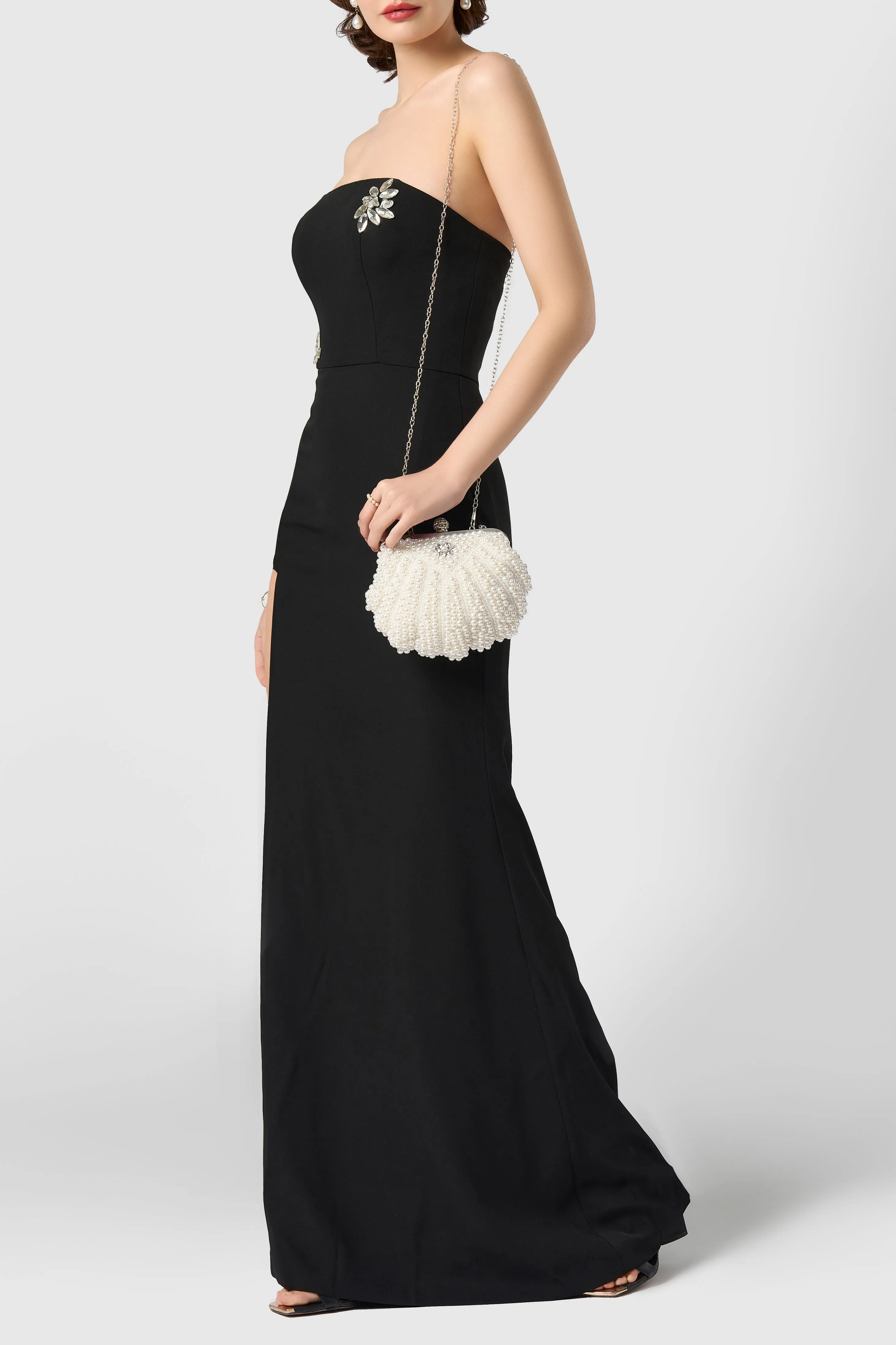 Shell Shaped Pearl Beaded Clutch sold by BABEYOND product image thumbnail 4