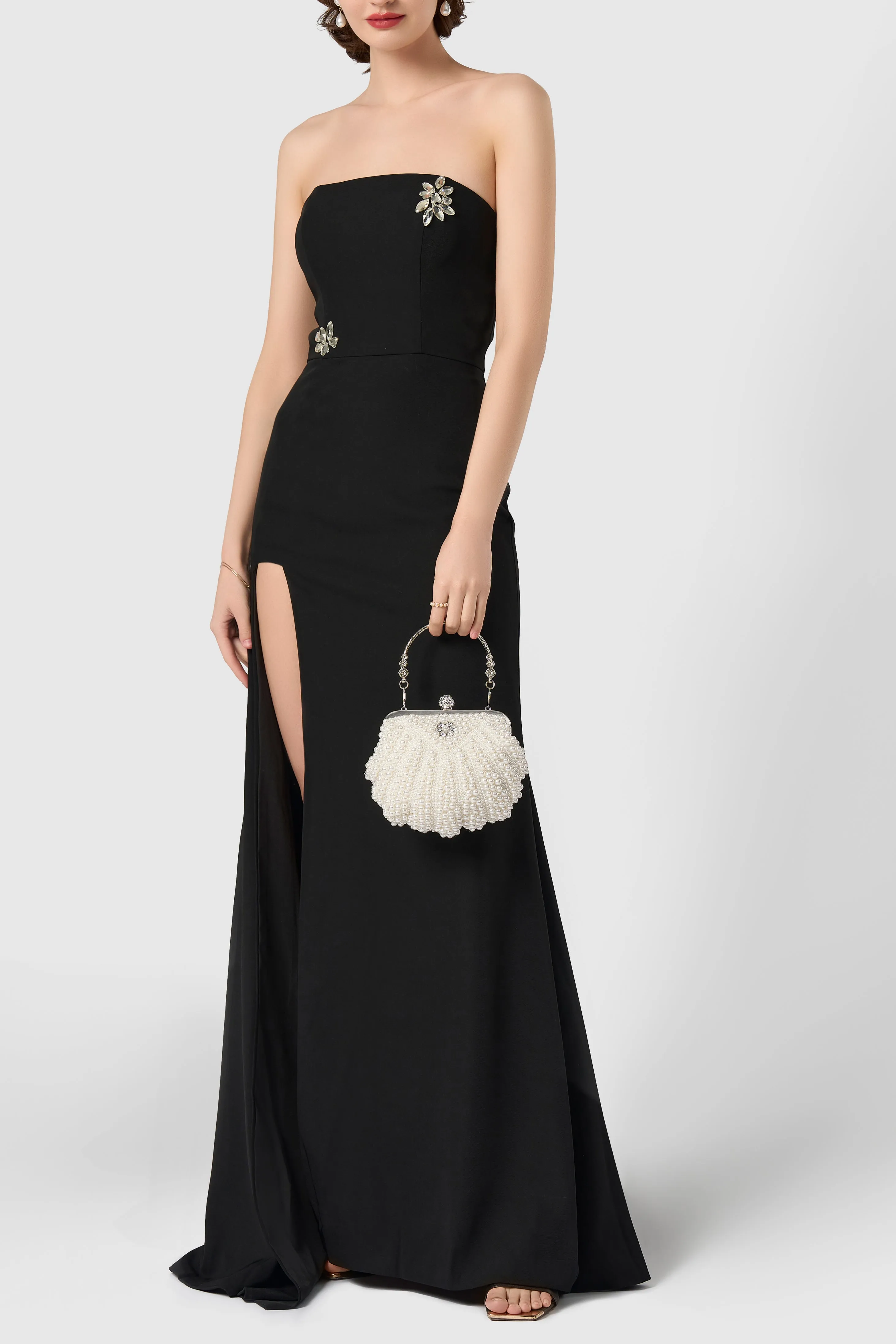 Shell Shaped Pearl Beaded Clutch sold by BABEYOND product image thumbnail 5