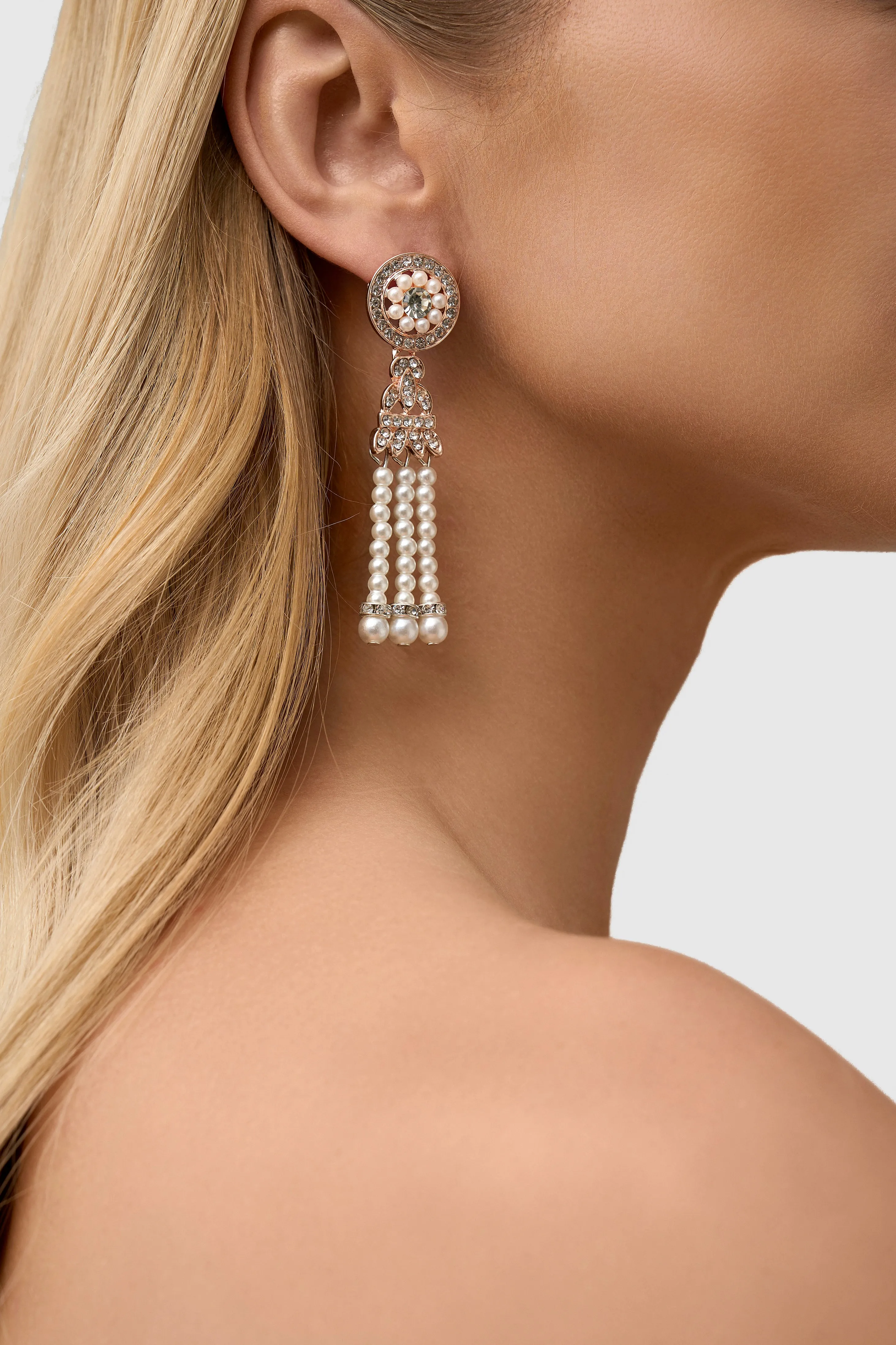 Classic Zircon Studded Pearl Earrings sold by BABEYOND product image thumbnail 4