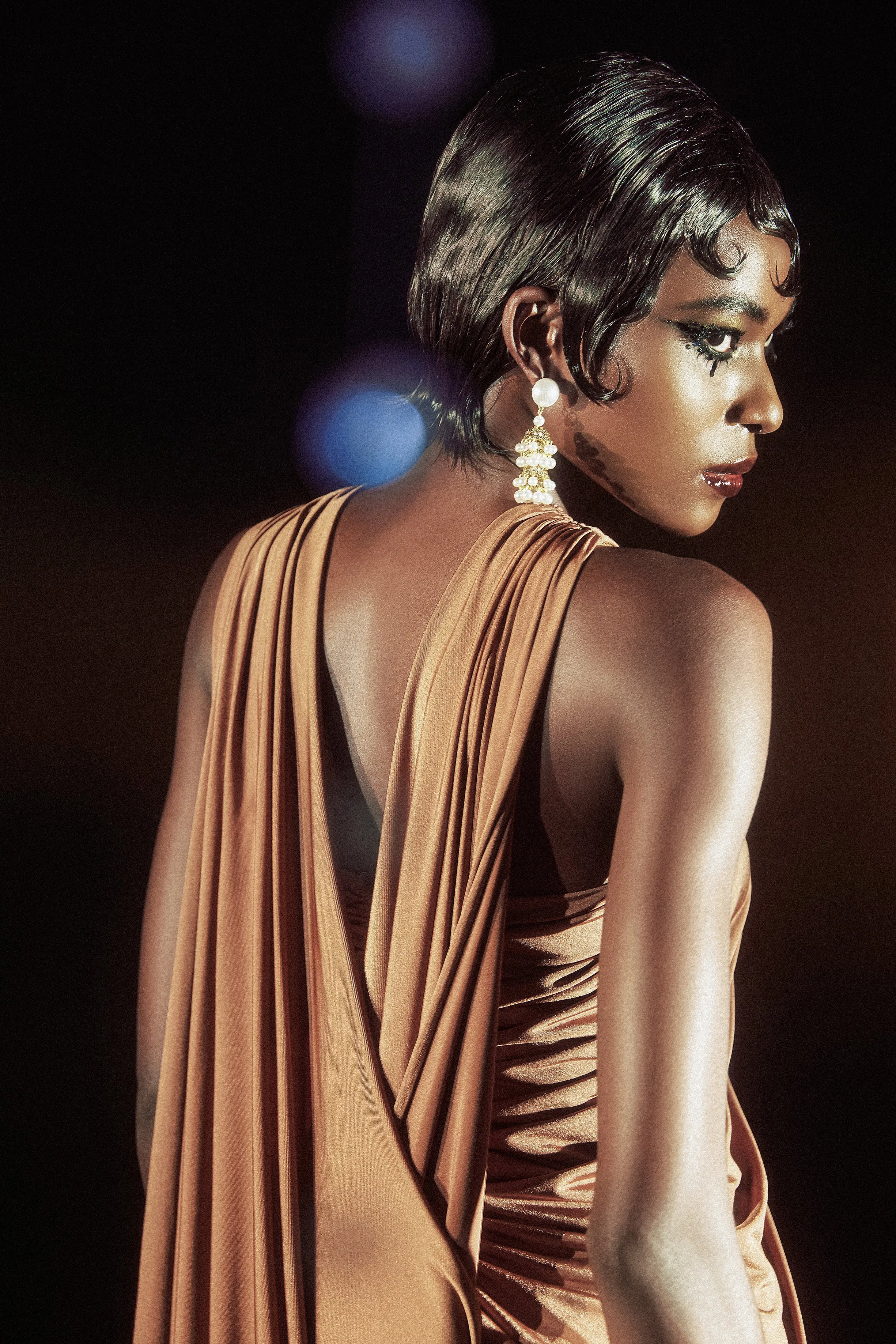 Vintage Baroque Pearl Cutout Earrings sold by BABEYOND product image thumbnail 5