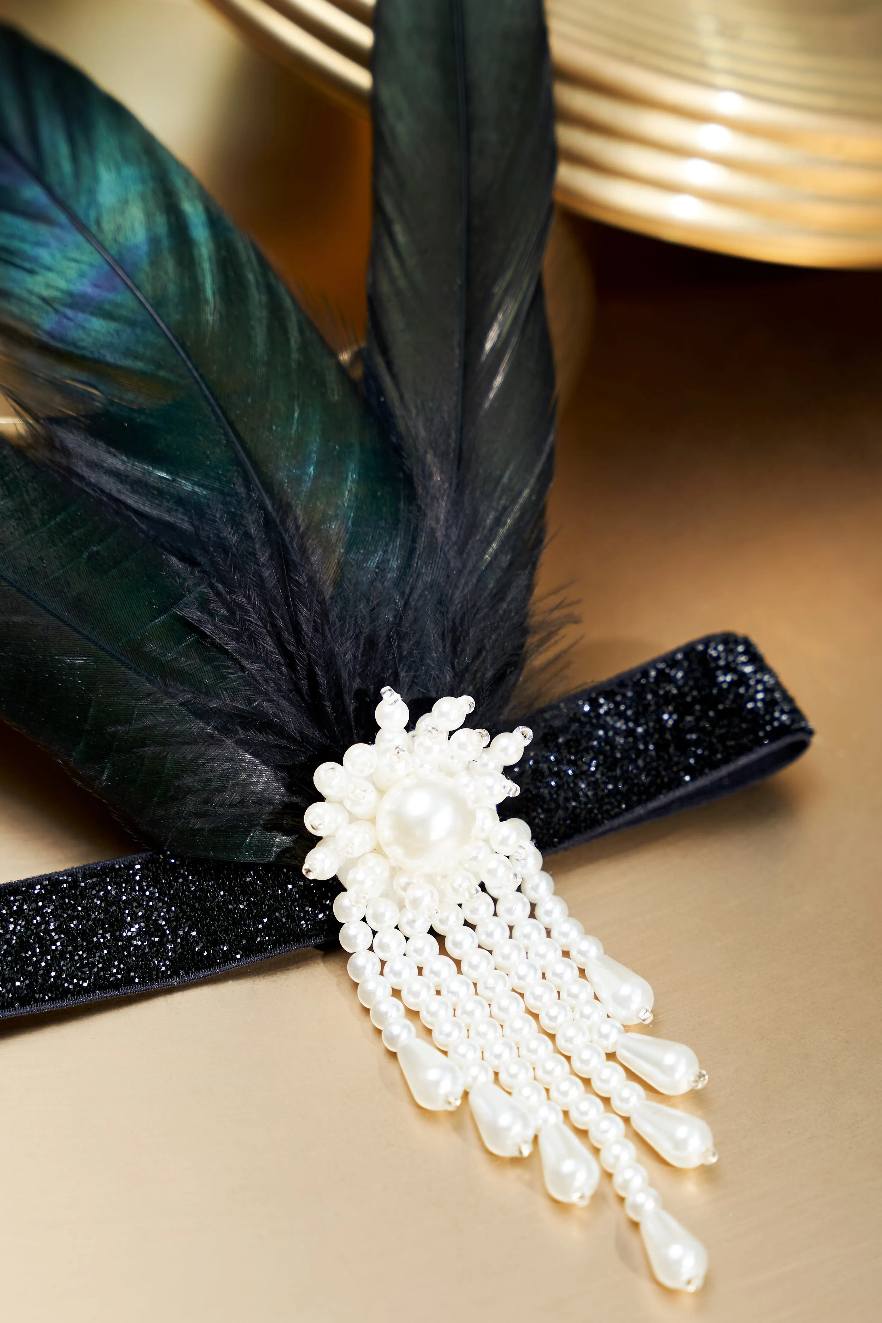 1920s Beaded Feather Shimmer Hairband sold by BABEYOND product image thumbnail 3