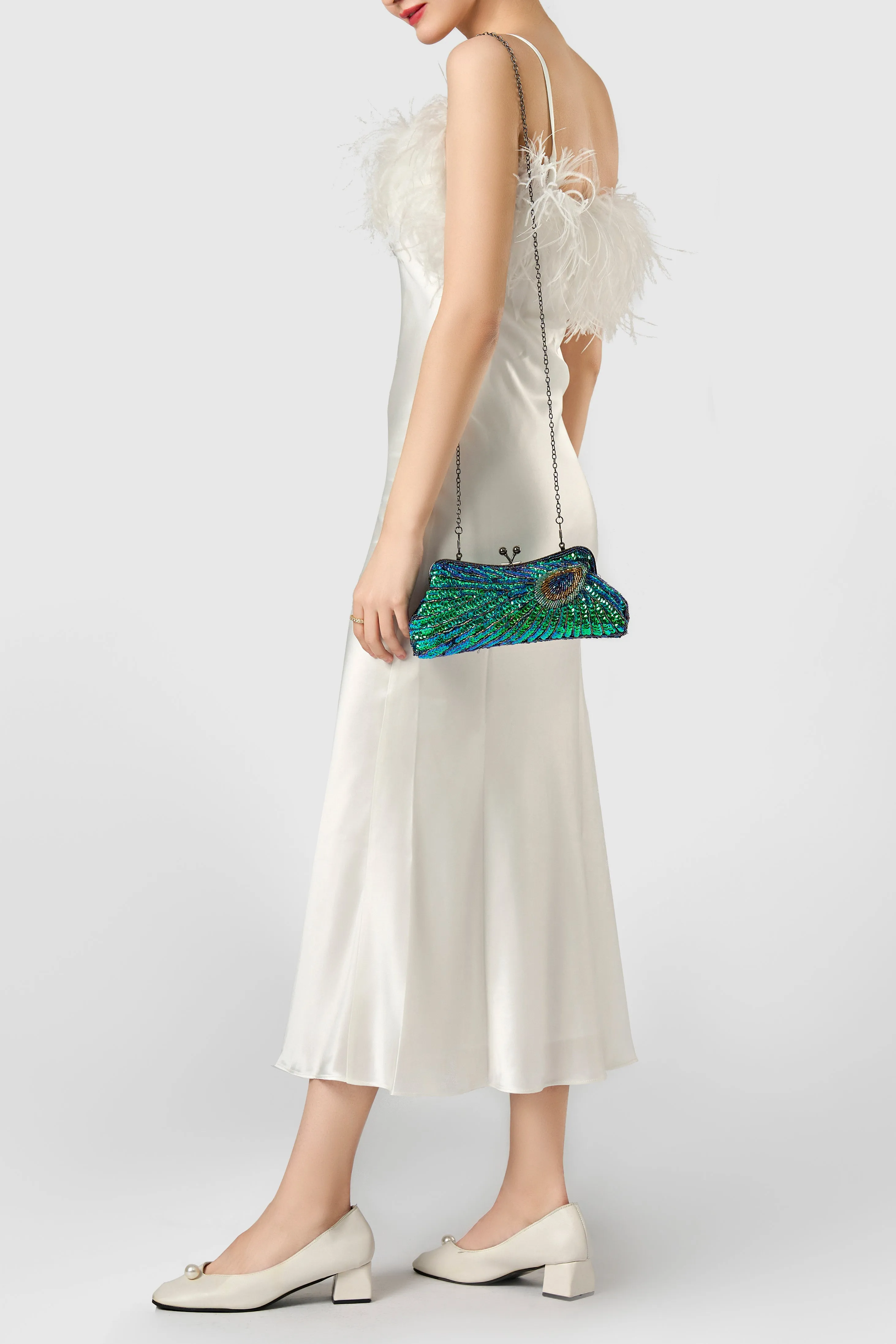 1920s Flapper Peacock Sequined Clutch sold by BABEYOND product image thumbnail 4