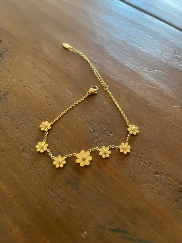 gold daisy bracelet sold by bubs & sass