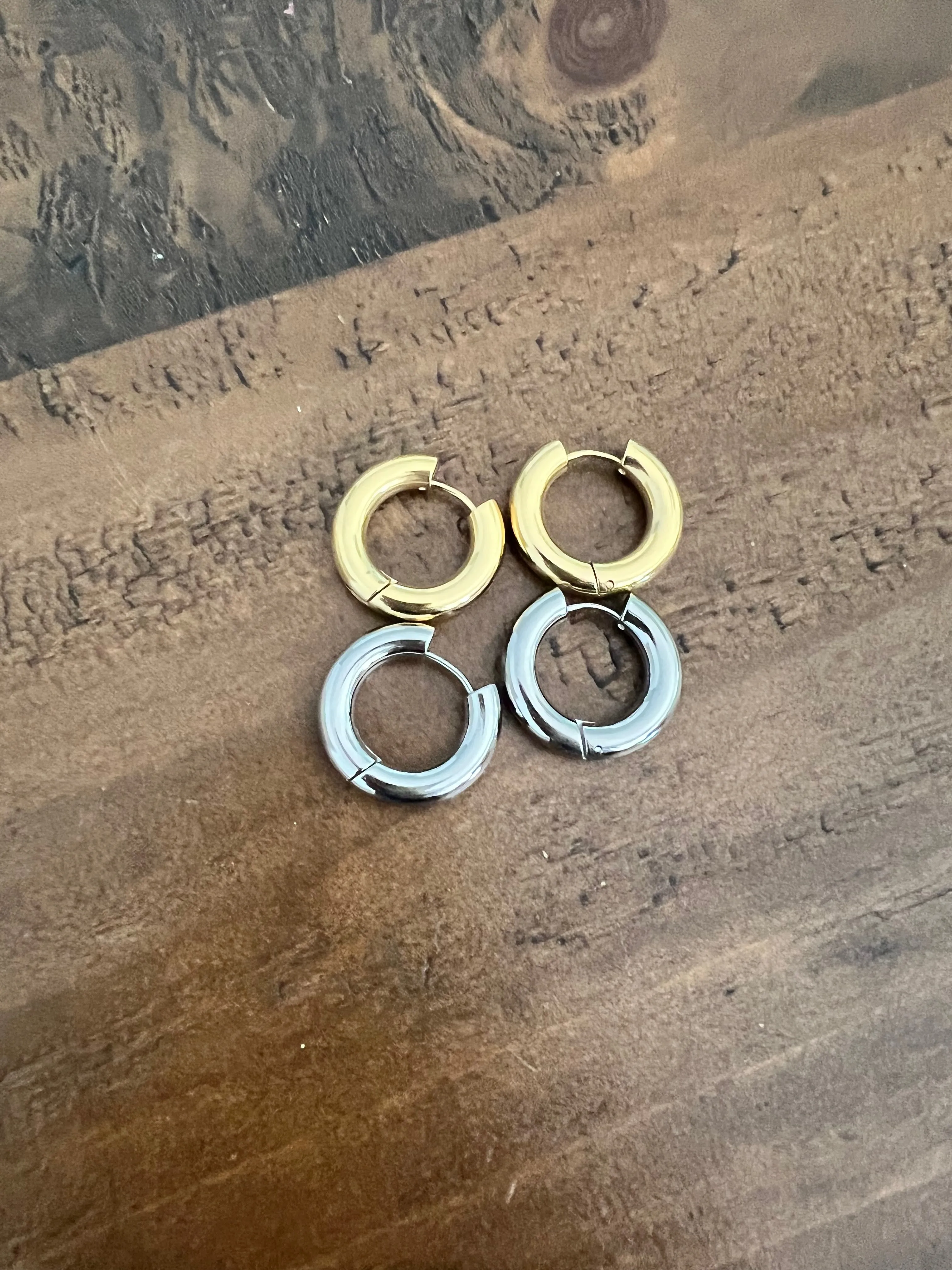 thick everyday hoops sold by bubs & sass product image thumbnail 3