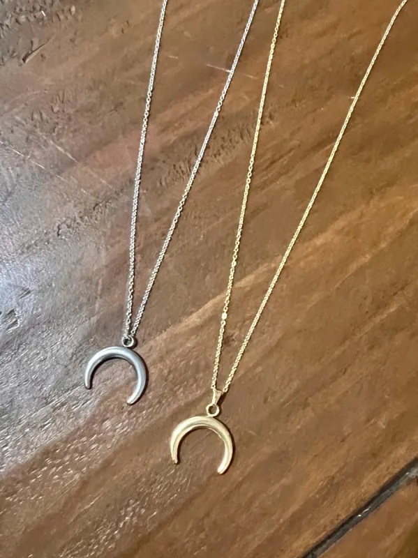 large horn necklace sold by bubs & sass