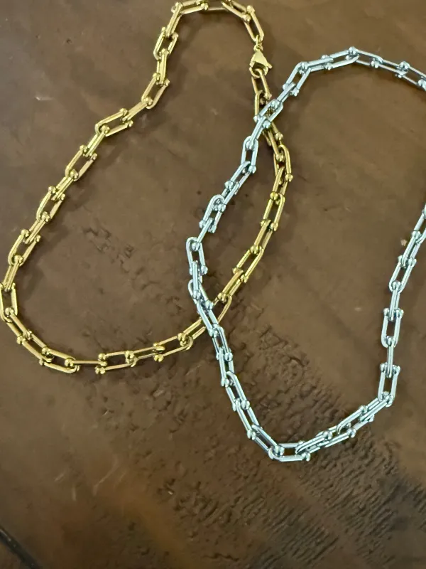 horseshoe link necklace sold by bubs & sass