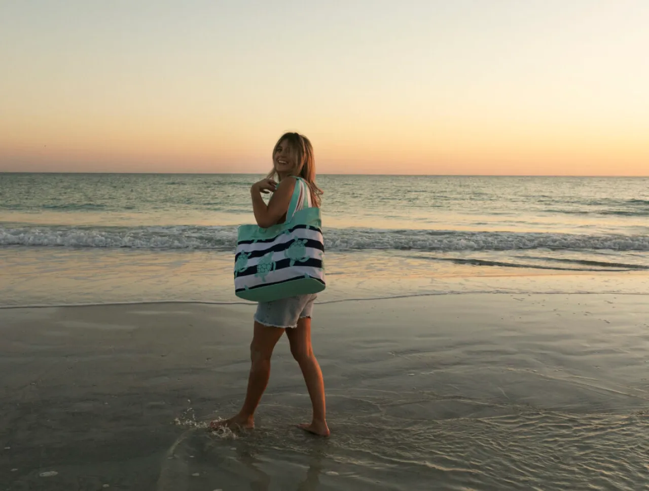 BEACH TOTE sold by Geckobrands product image thumbnail 3