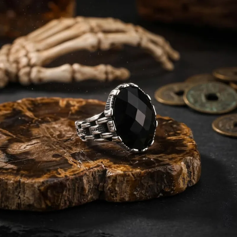 Vintage Chain Black Gemstone Stainless Steel Ring made by GTHIC