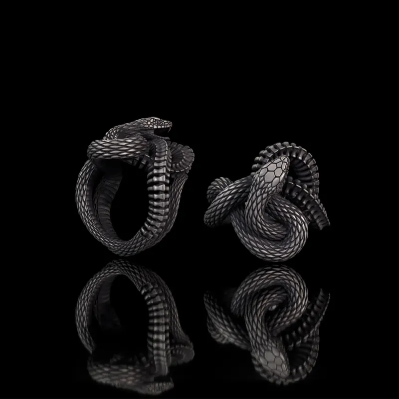 Vintage Coiled Snake Sterling Silver Animal Ring made by GTHIC