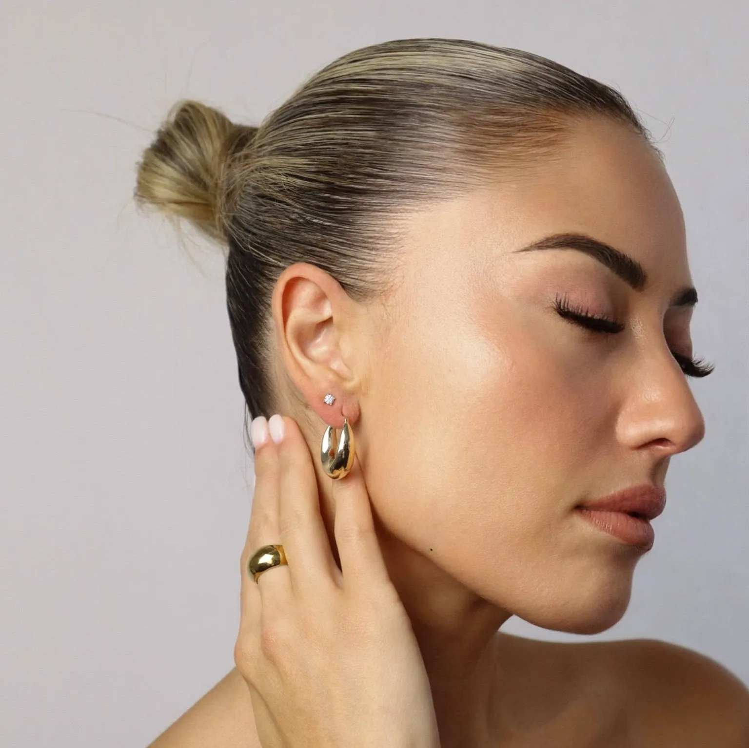 10K Fiona Hoops sold by IceLink product image thumbnail 2