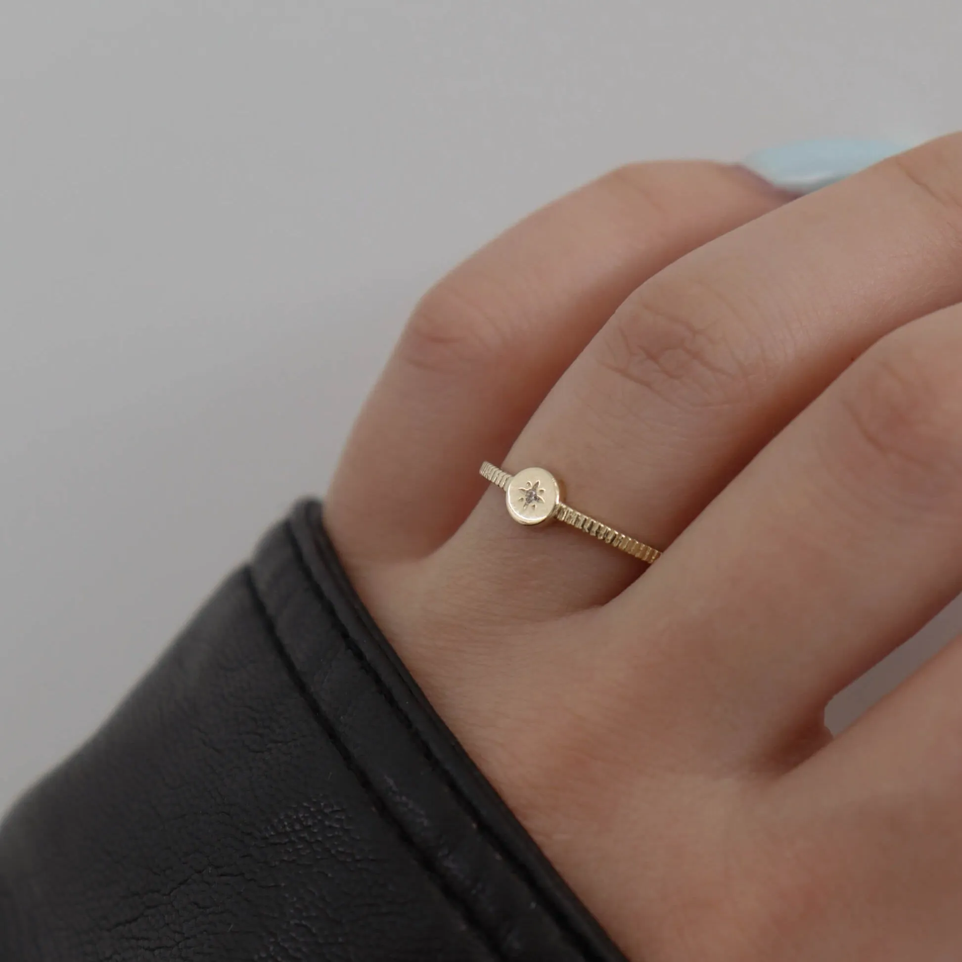 14K Star-Set Ribbed Ring sold by IceLink product image thumbnail 2