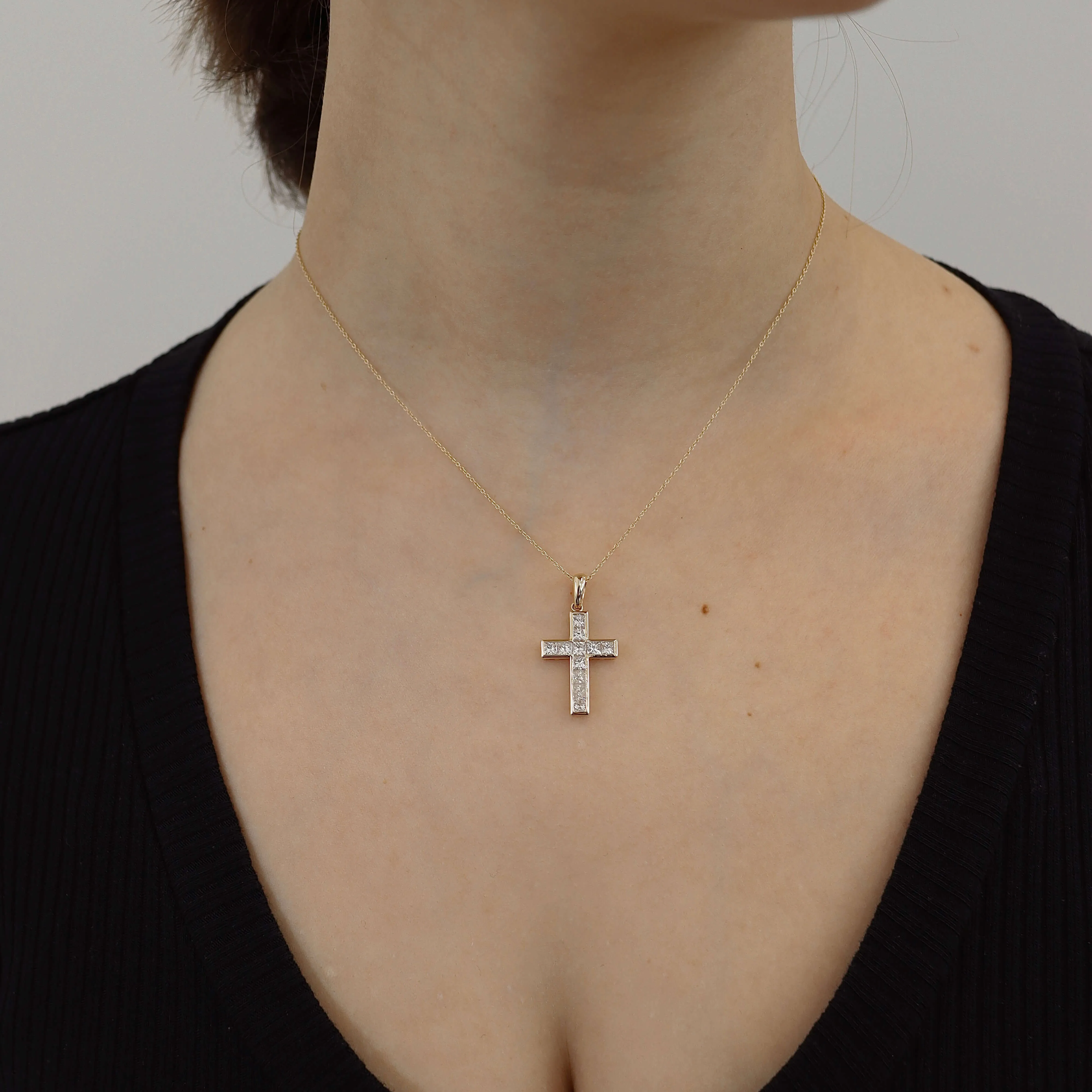 14K Unisex Diamond Cross sold by IceLink product image thumbnail 2