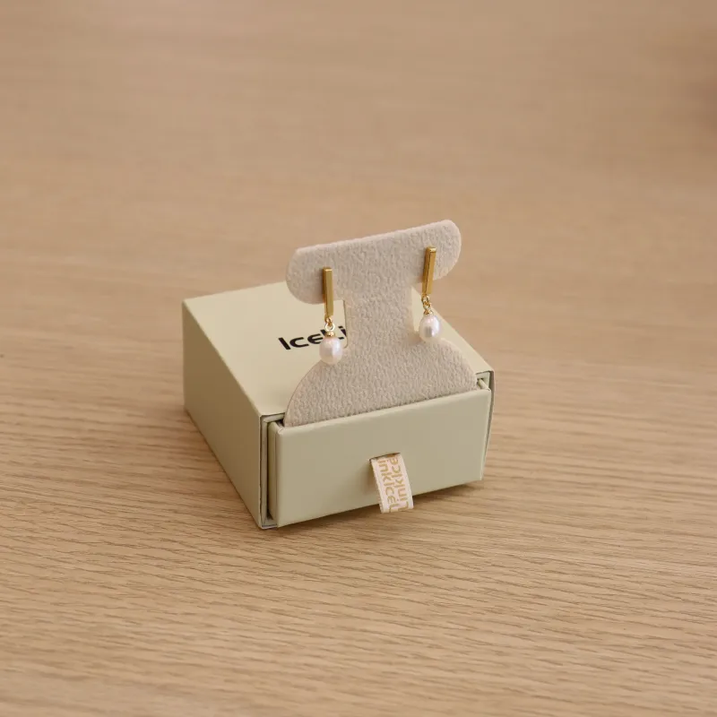 Pearl Earring made by IceLink