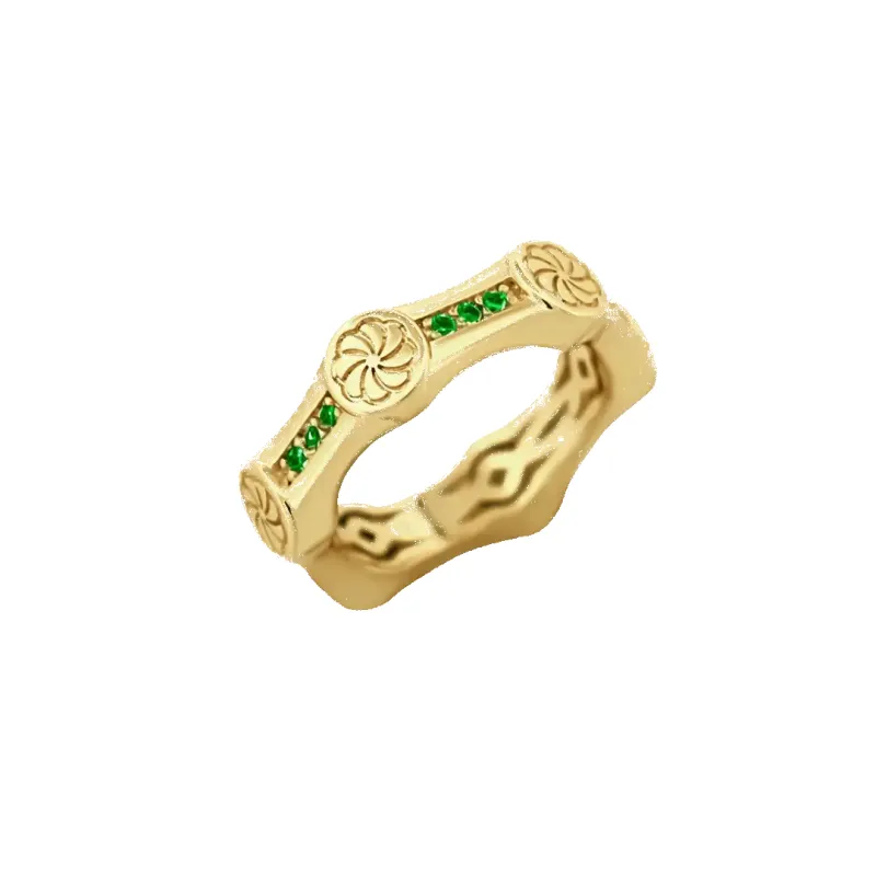 Emerald Bicycle Eternity Link Ring made by IceLink