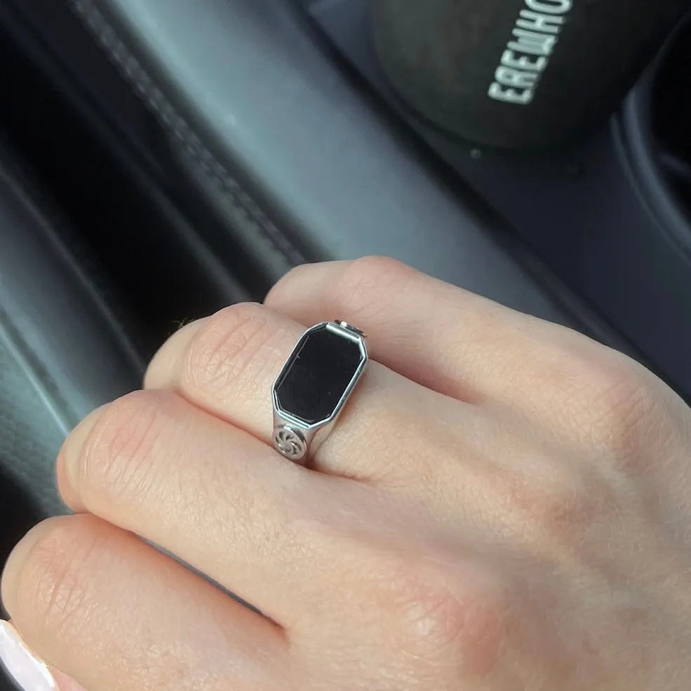 Black Onyx Ring (Sample Sale) sold by IceLink product image thumbnail 2
