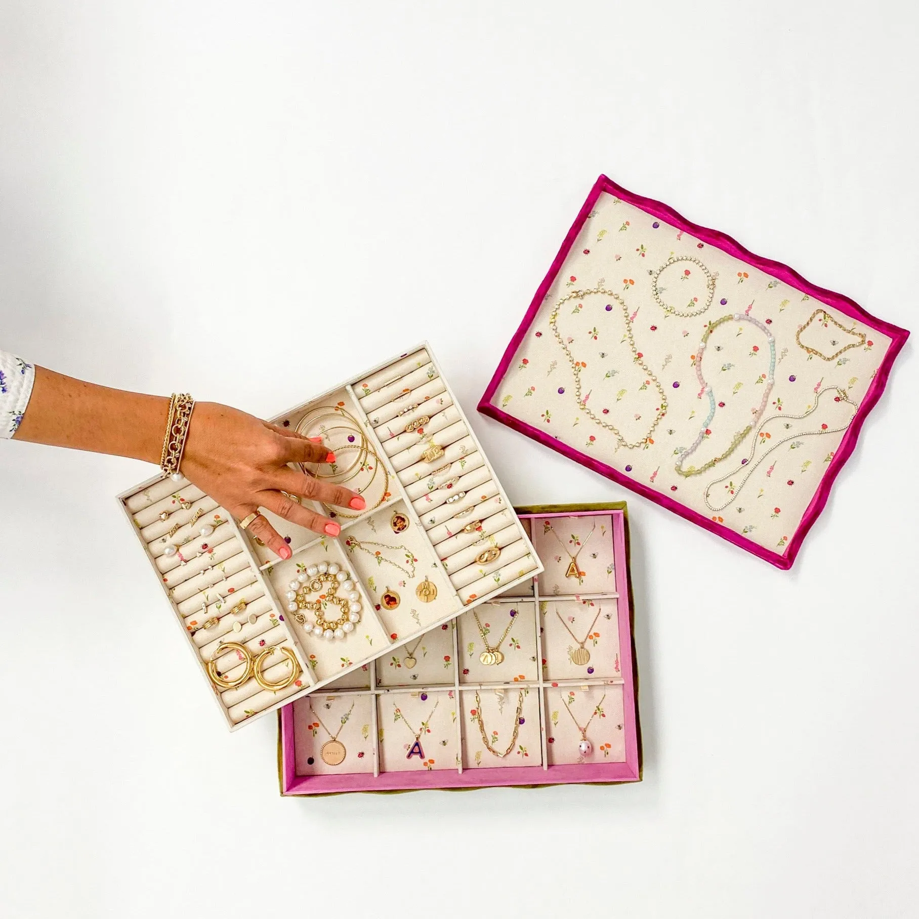 Scalloped Floret Jewelry Box sold by Ariel Gordon Jewelry product image thumbnail 2