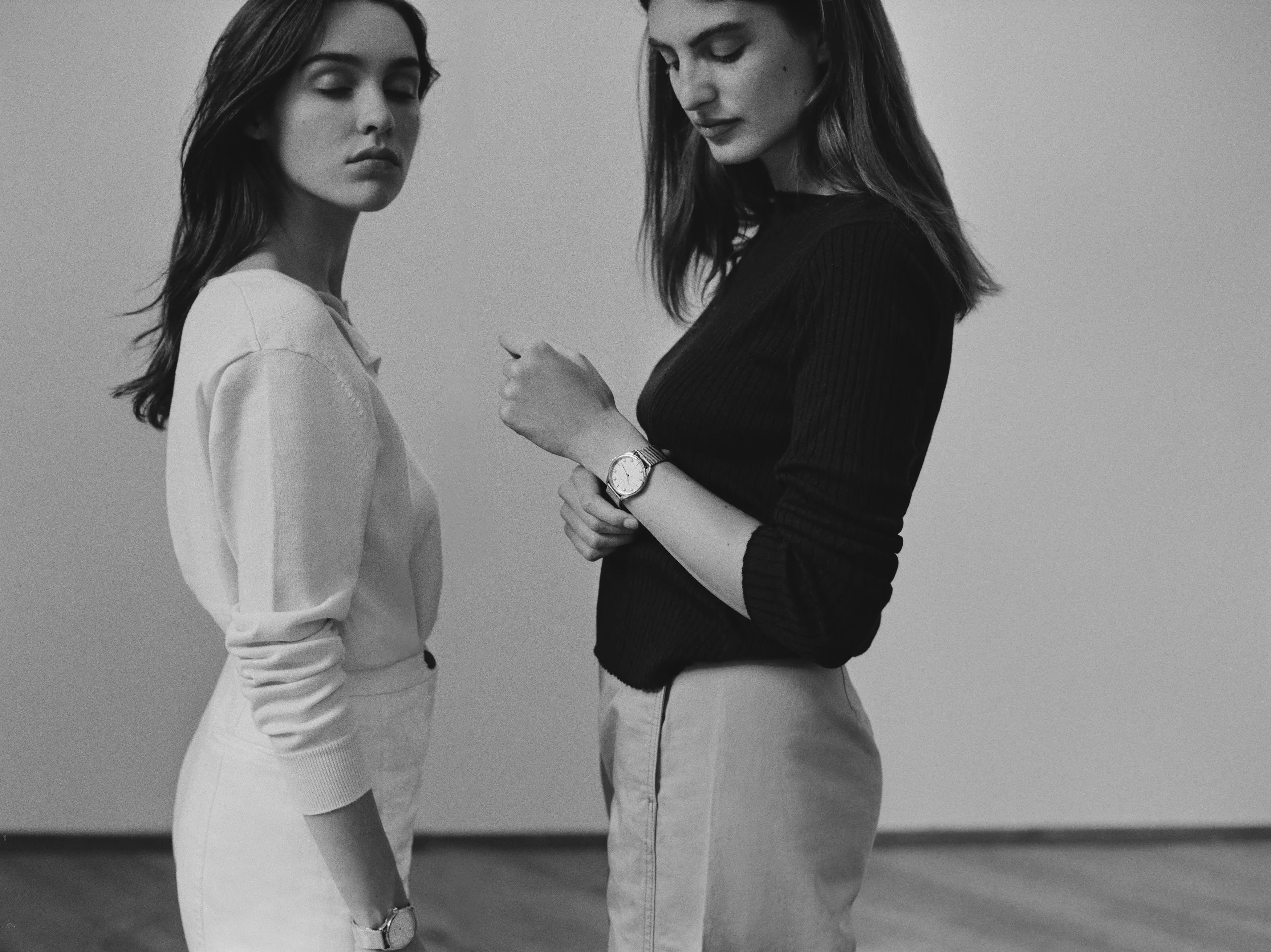 Lune 8 - Rose Gold - Gold Mesh sold by Nacre Watches product image thumbnail 5