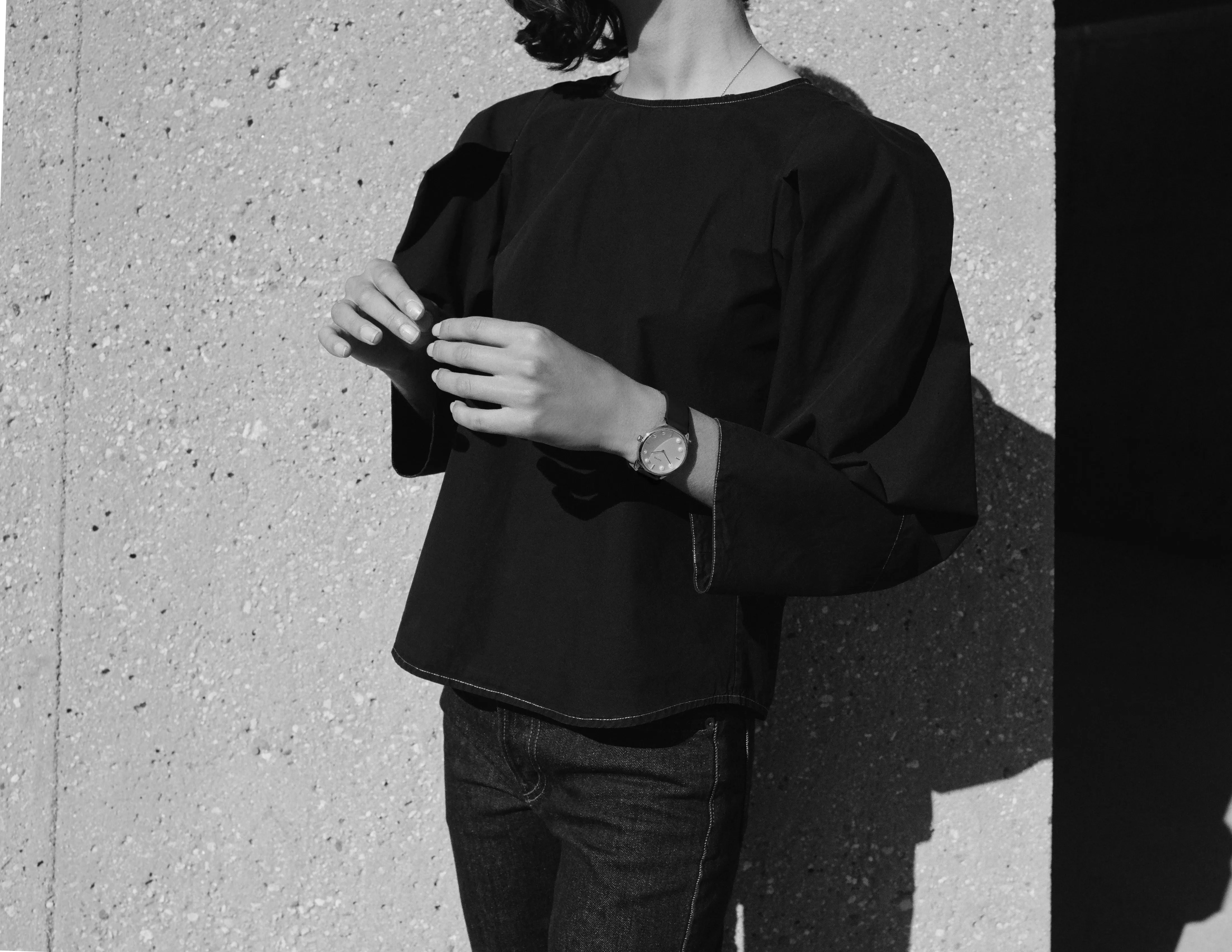 Lune 8 - Gold - Black Leather sold by Nacre Watches product image thumbnail 5