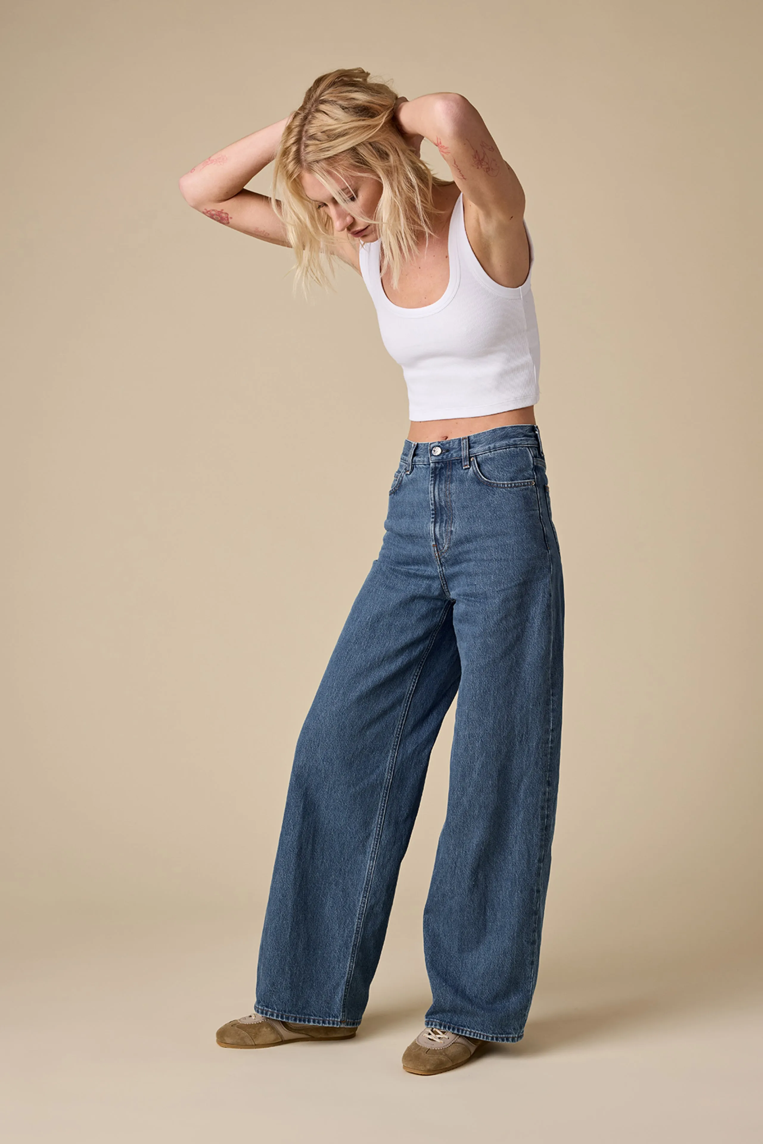 The Cropped Scoop It Up Tank in White sold by Sold Out NYC product image thumbnail 2