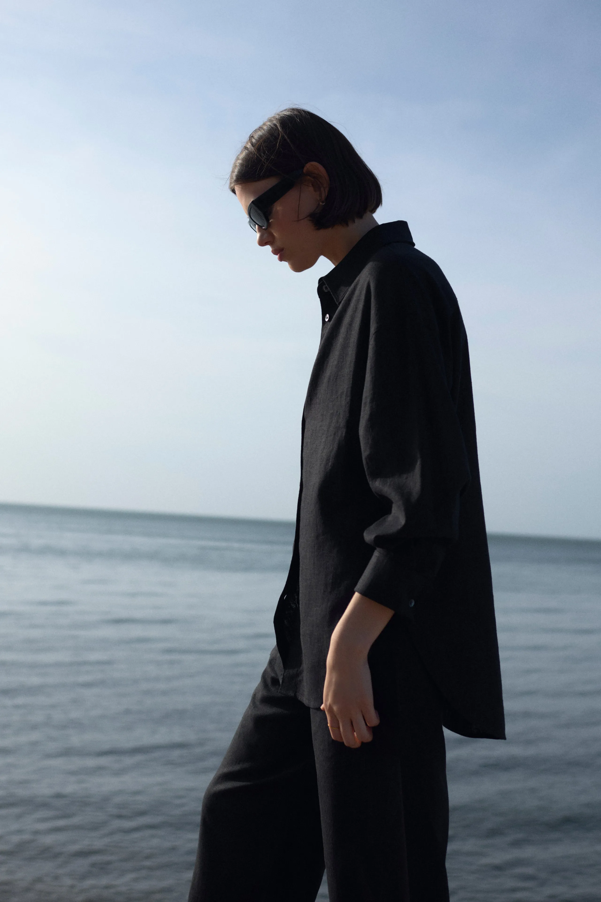 The Linen Everything Shirt in Black sold by Sold Out NYC product image thumbnail 5