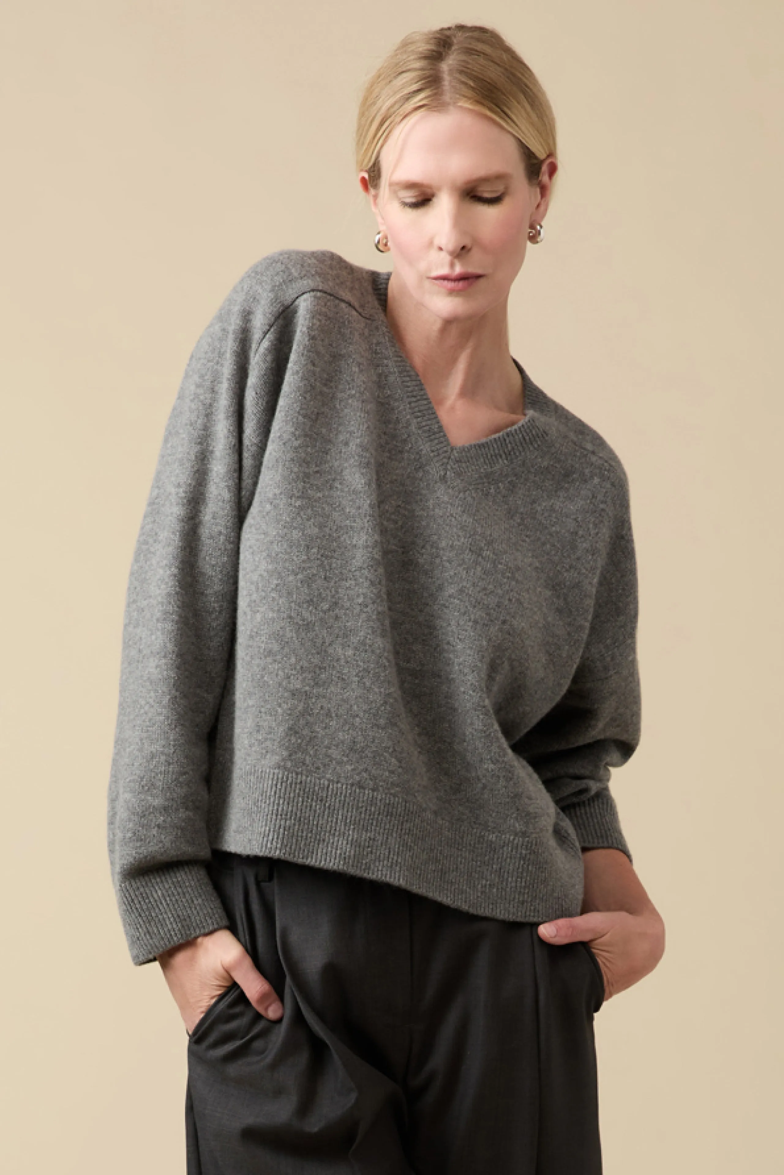 The Cashmere V-Neck in Heather Grey sold by Sold Out NYC product image thumbnail 3