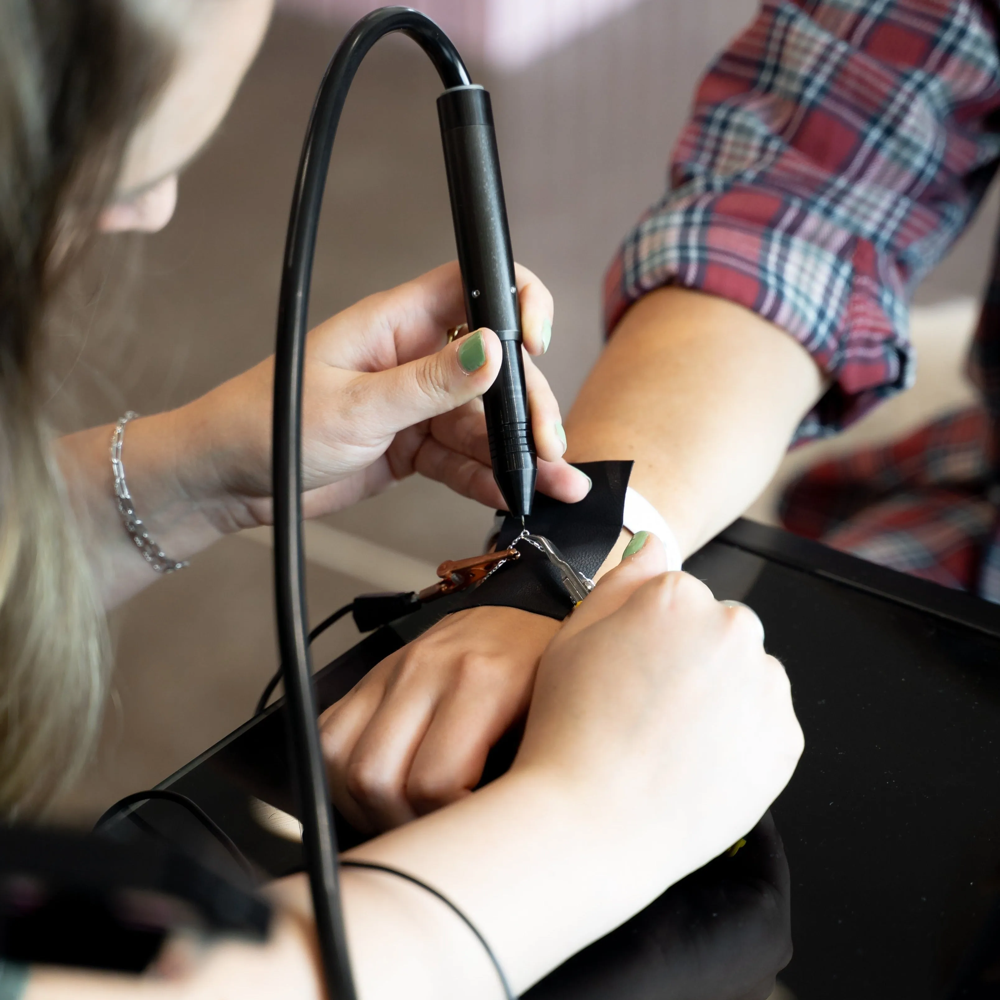 Sis Kiss Links Starter Kit sold by The Sis Kiss product image thumbnail 3