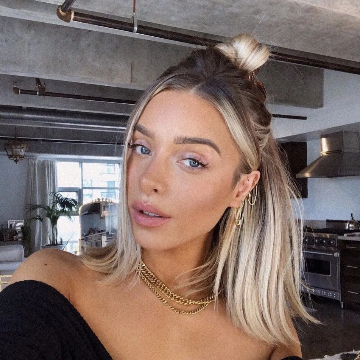 Double Ear Chain Earring sold by The Sis Kiss product image thumbnail 2